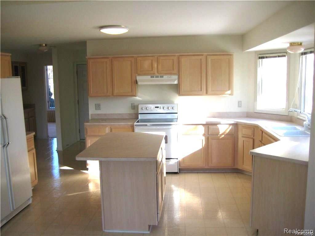 1958 Forest Mead Drive