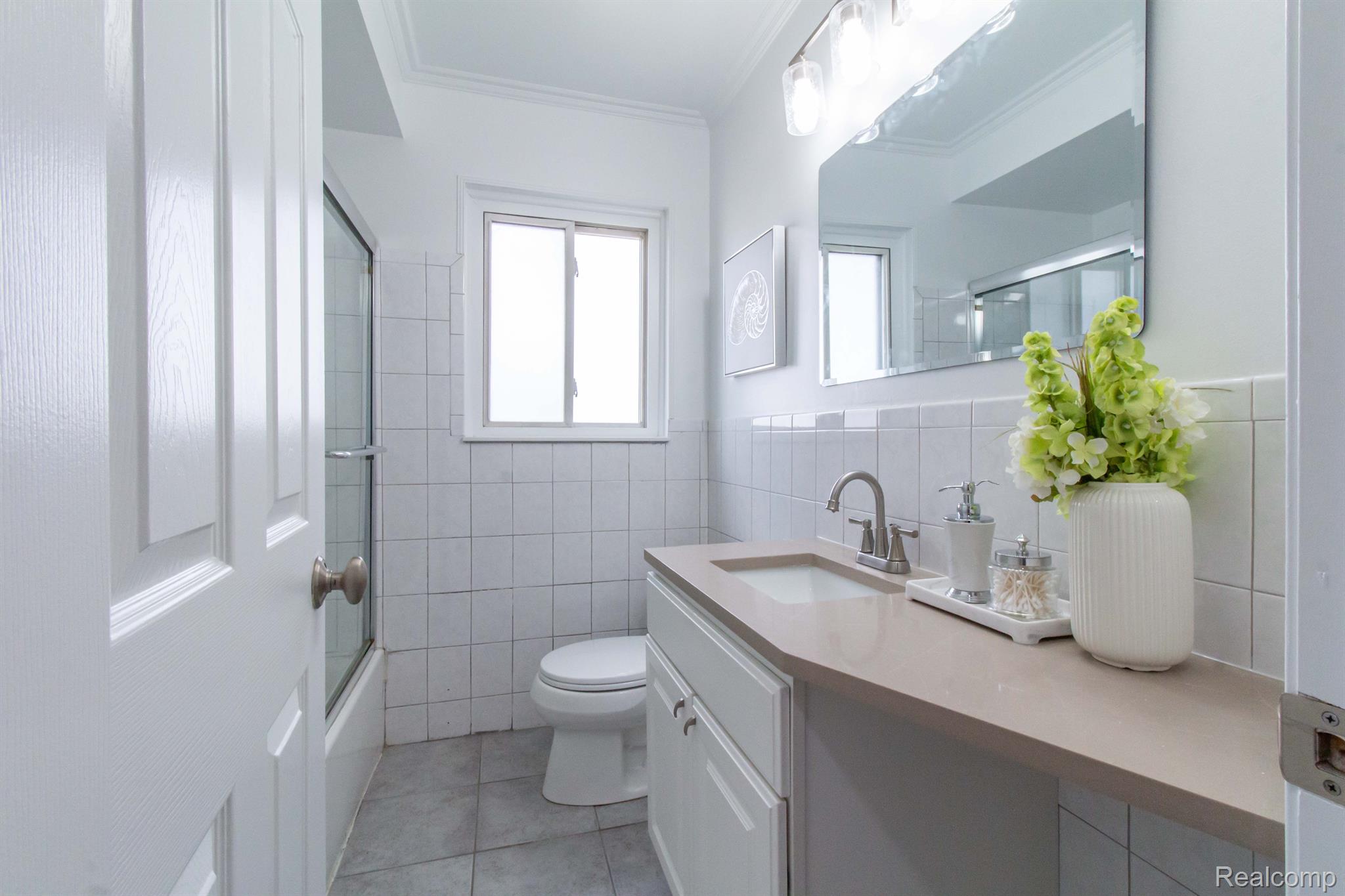 4645 Coolidge Highway 16