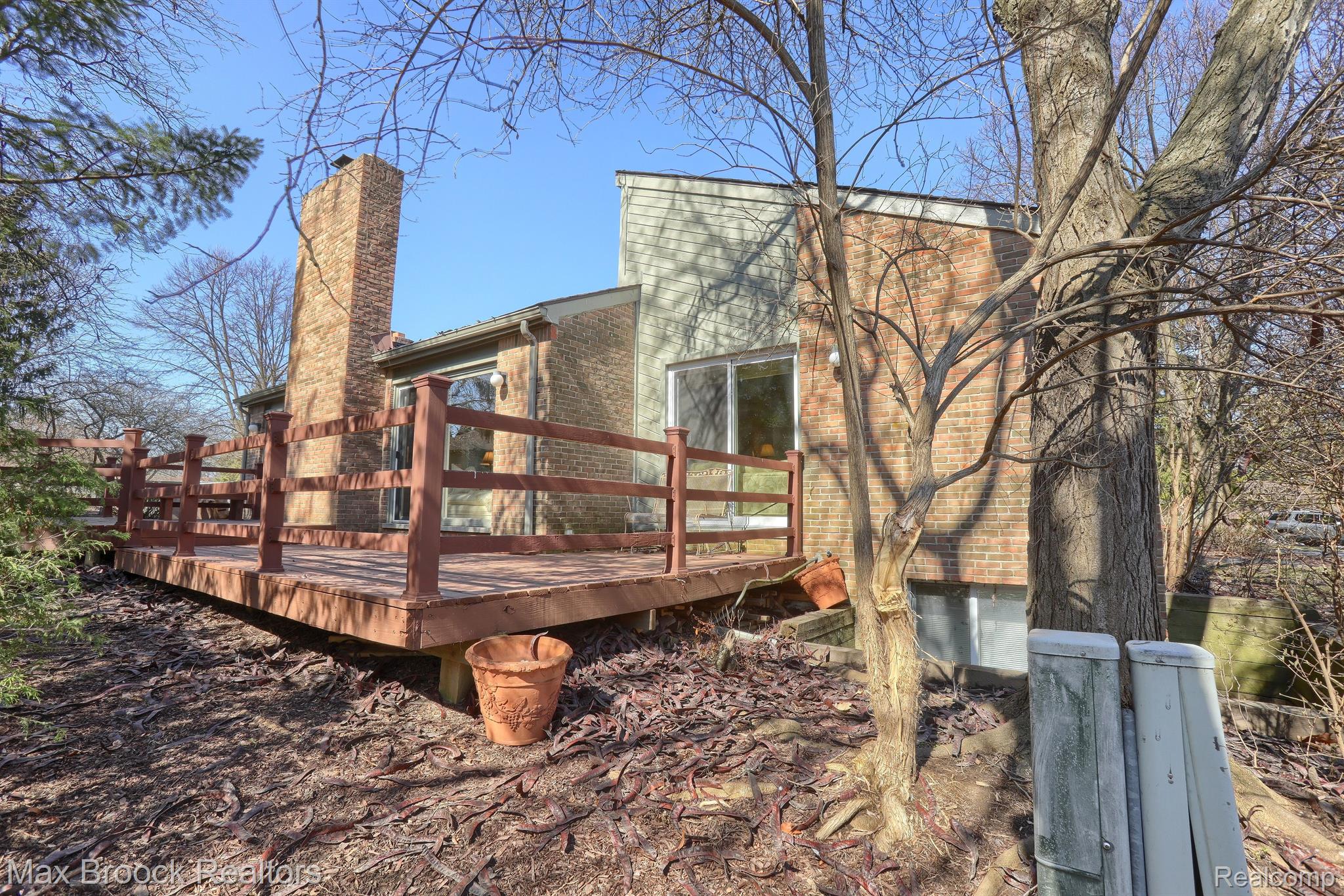 3591 WABEEK LAKE Drive W