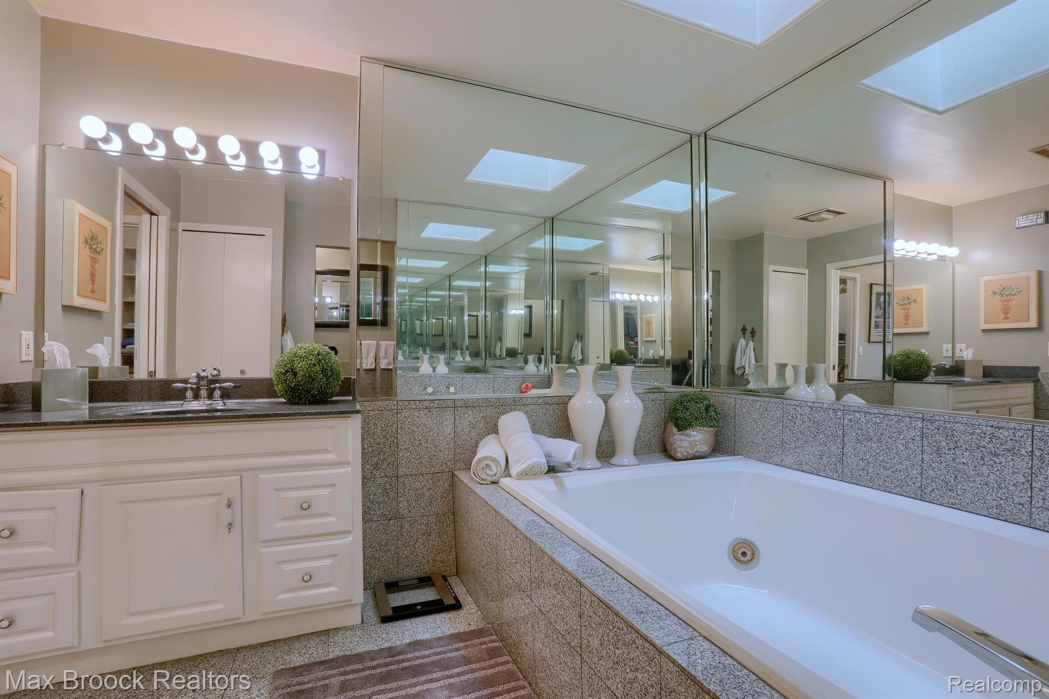 3591 WABEEK LAKE Drive W