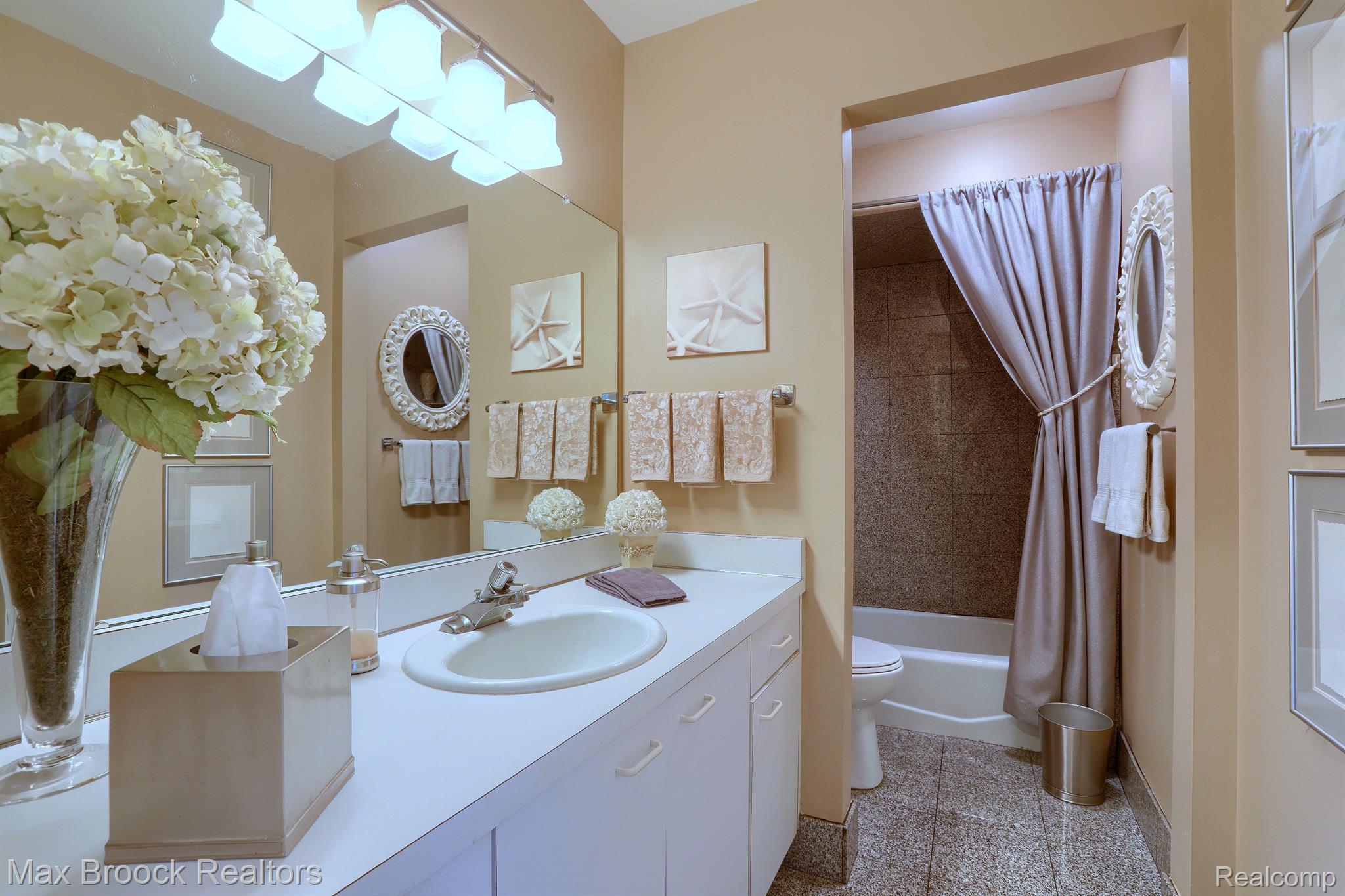 3591 WABEEK LAKE Drive W