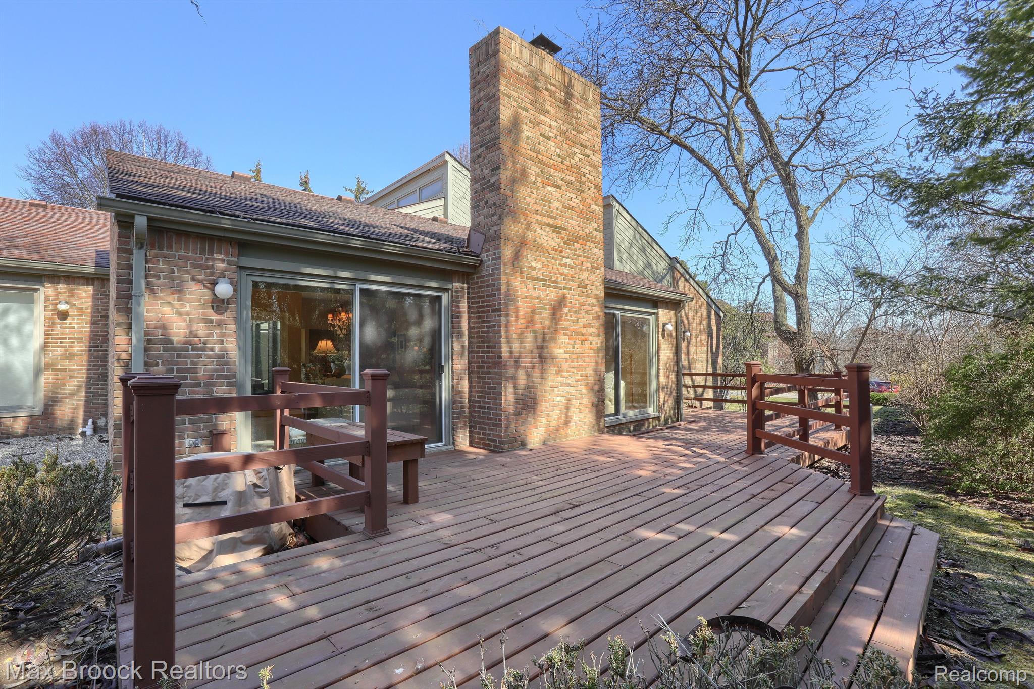 3591 WABEEK LAKE Drive W