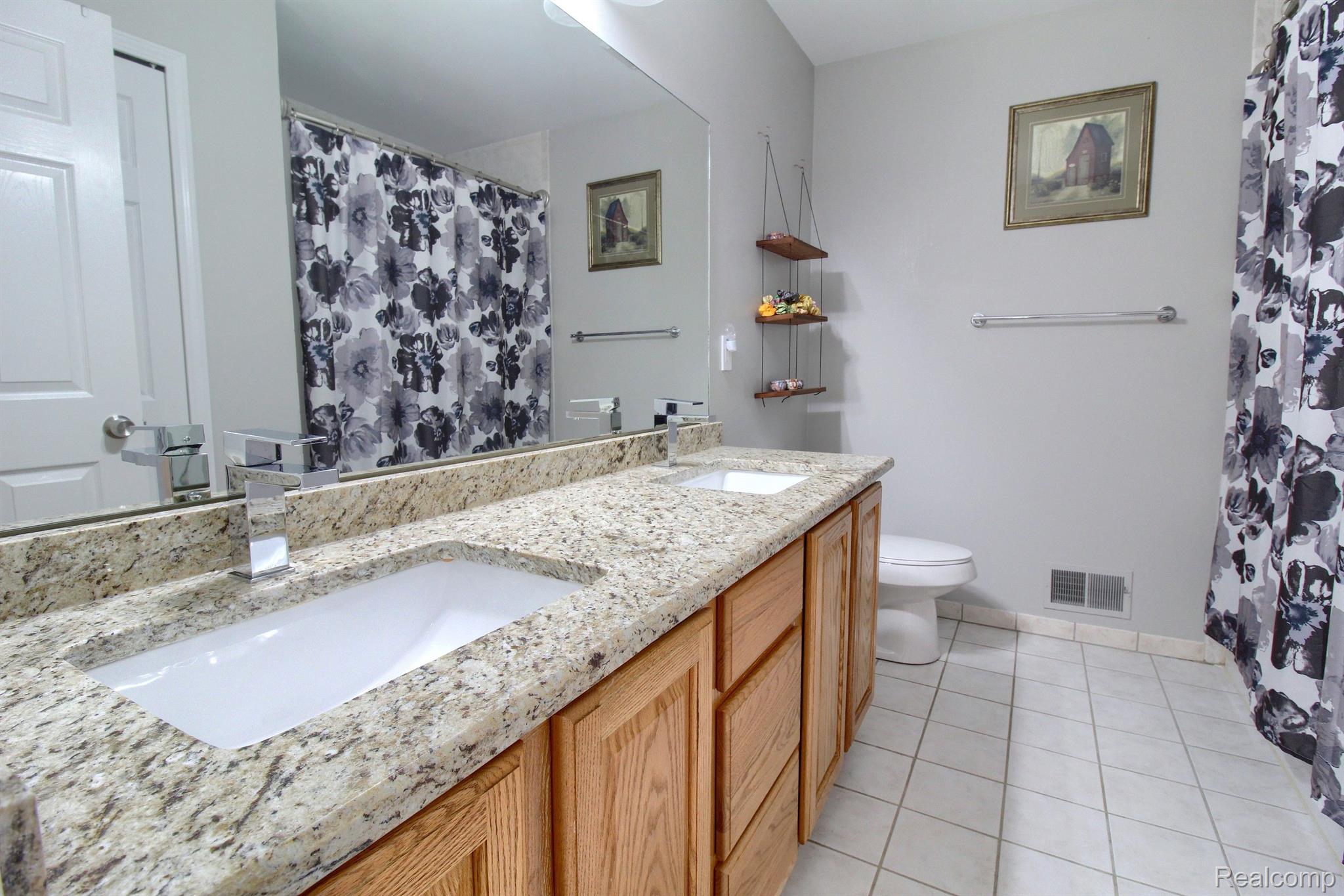 33385 Norfolk Street