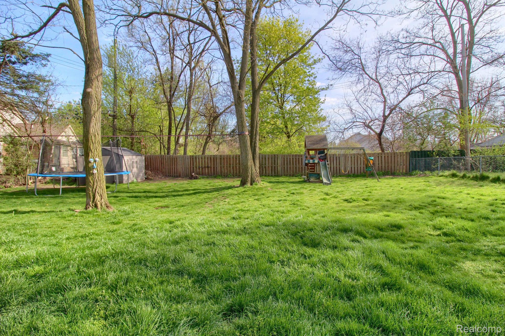 33385 Norfolk Street