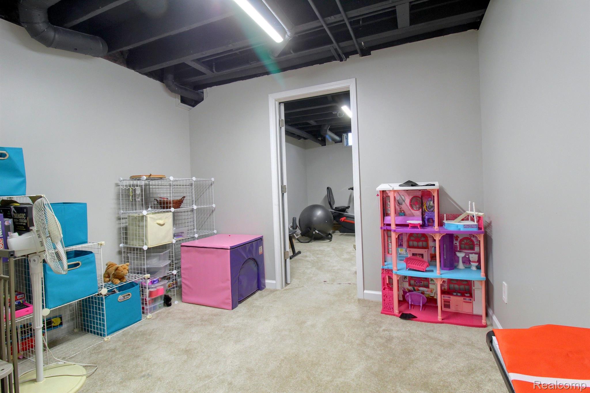 33385 Norfolk Street