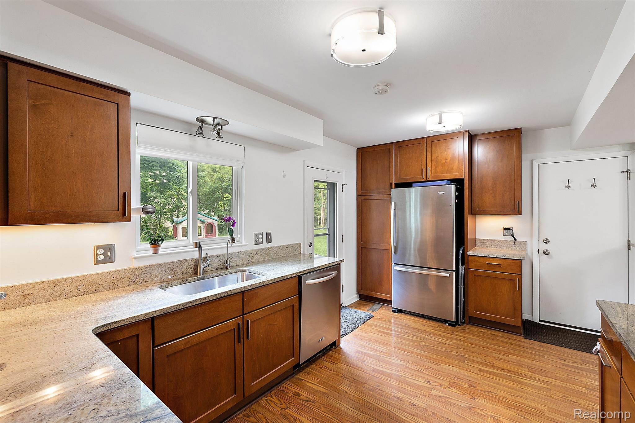 524 S Cranbrook Cross Road