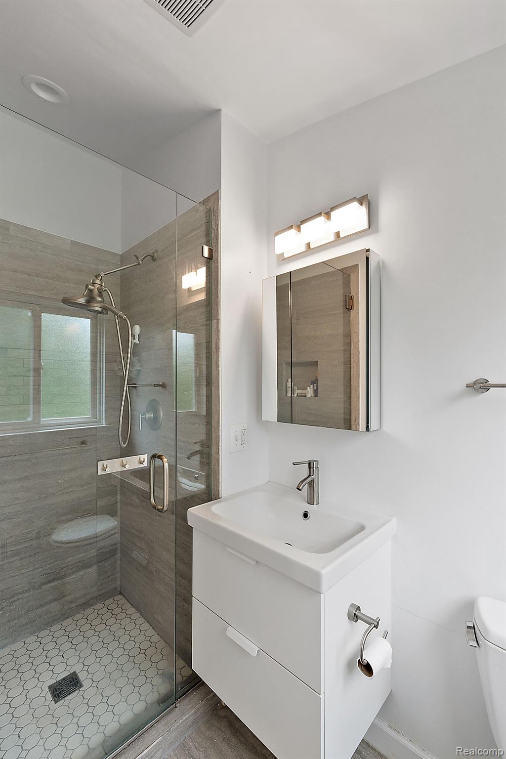 524 S Cranbrook Cross Road