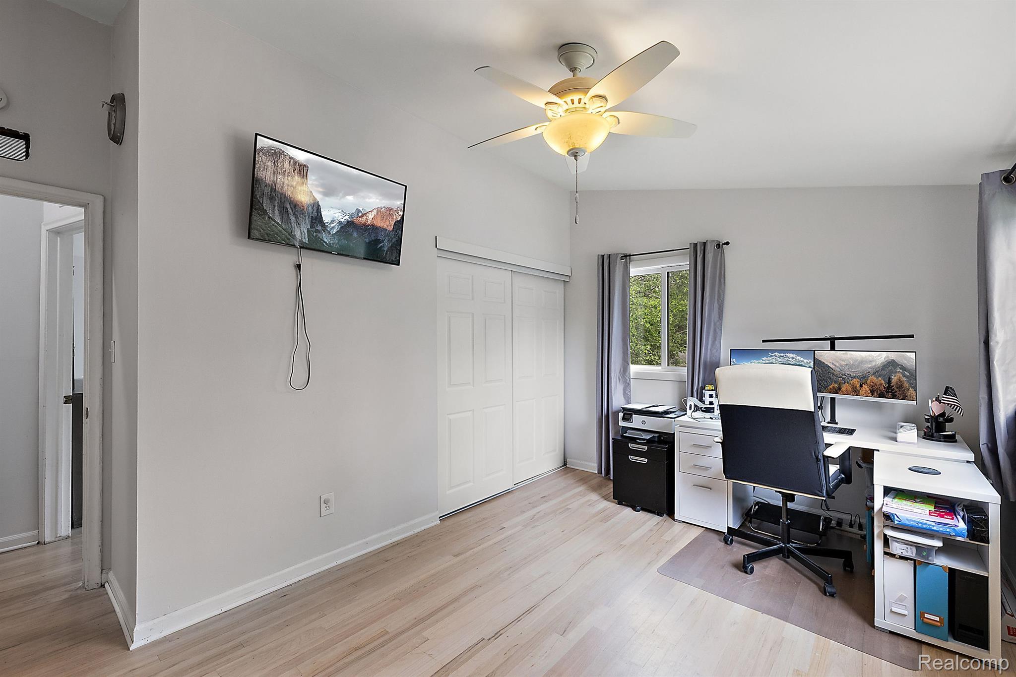 524 S Cranbrook Cross Road