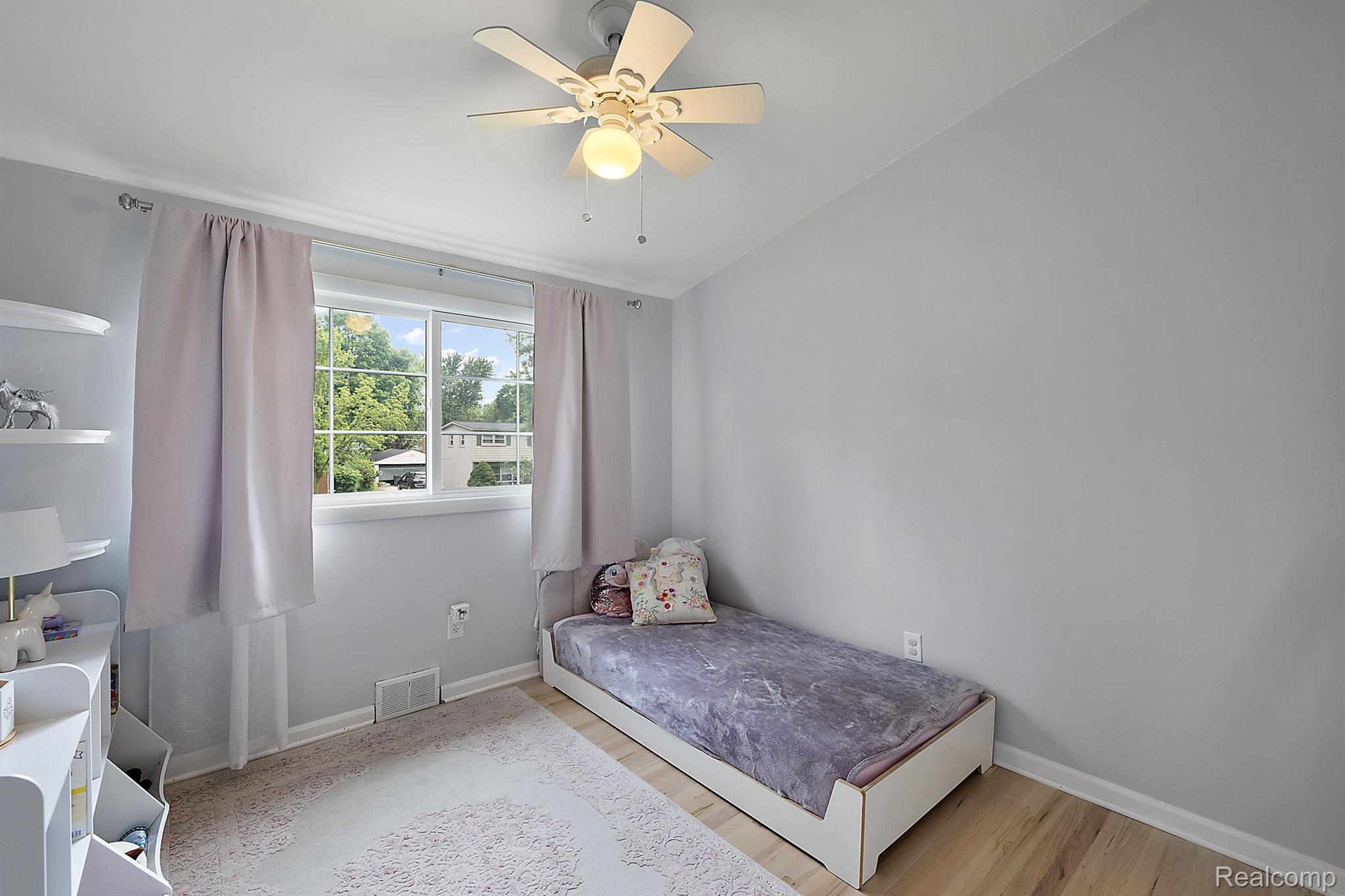 524 S Cranbrook Cross Road