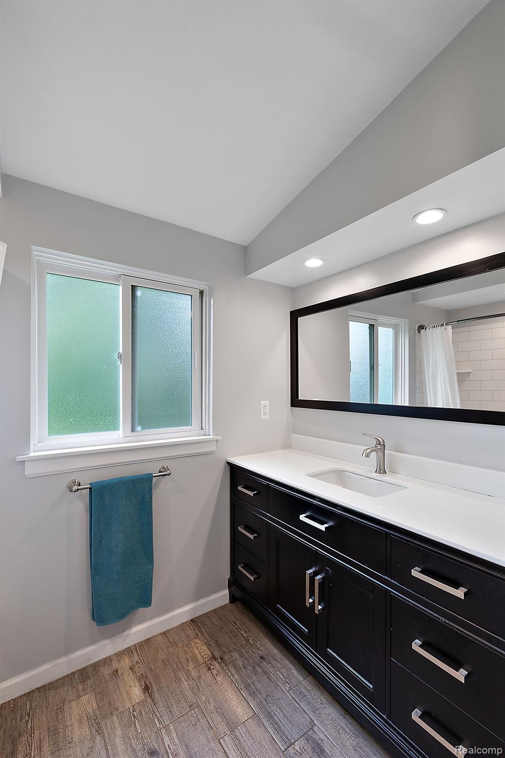 524 S Cranbrook Cross Road