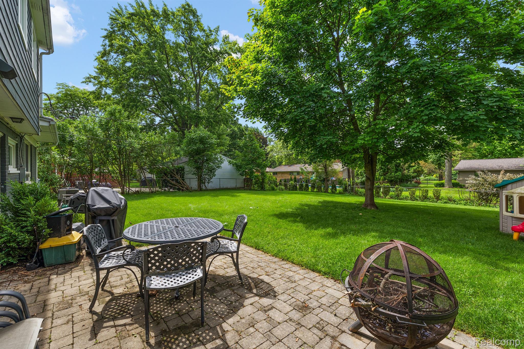 524 S Cranbrook Cross Road