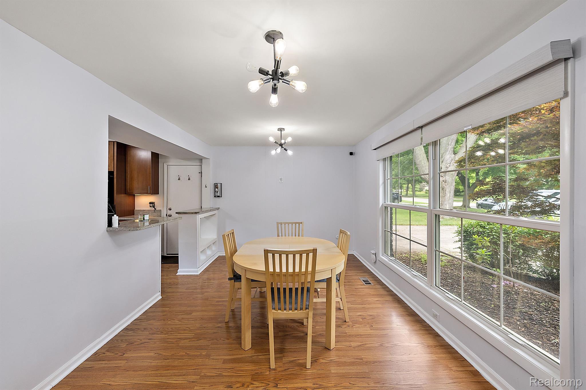 524 S Cranbrook Cross Road