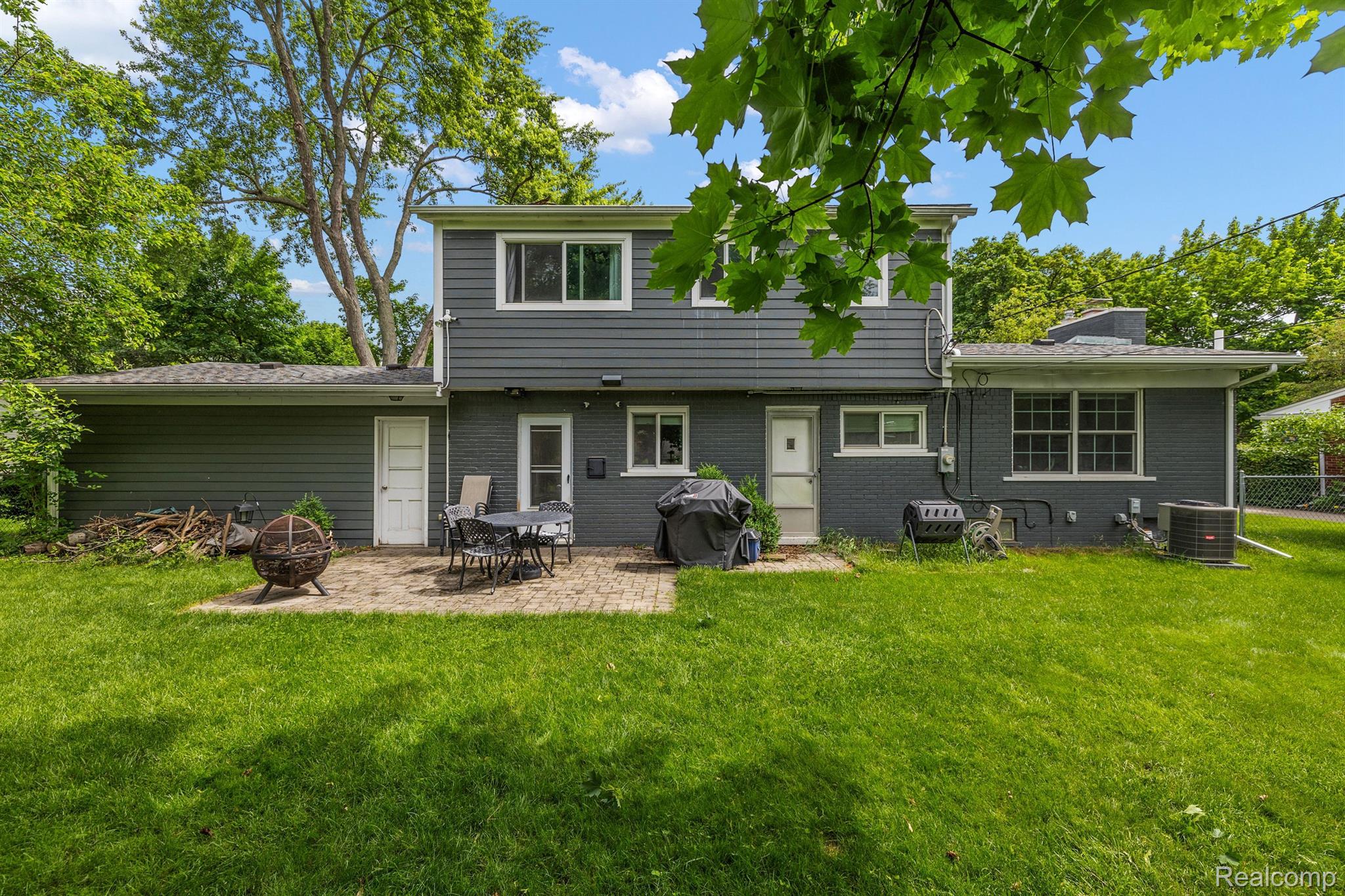 524 S Cranbrook Cross Road