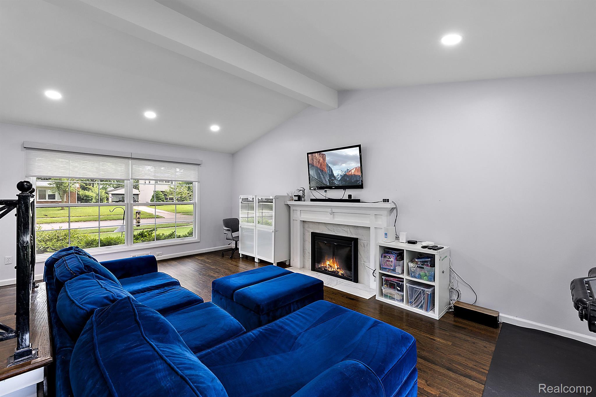 524 S Cranbrook Cross Road