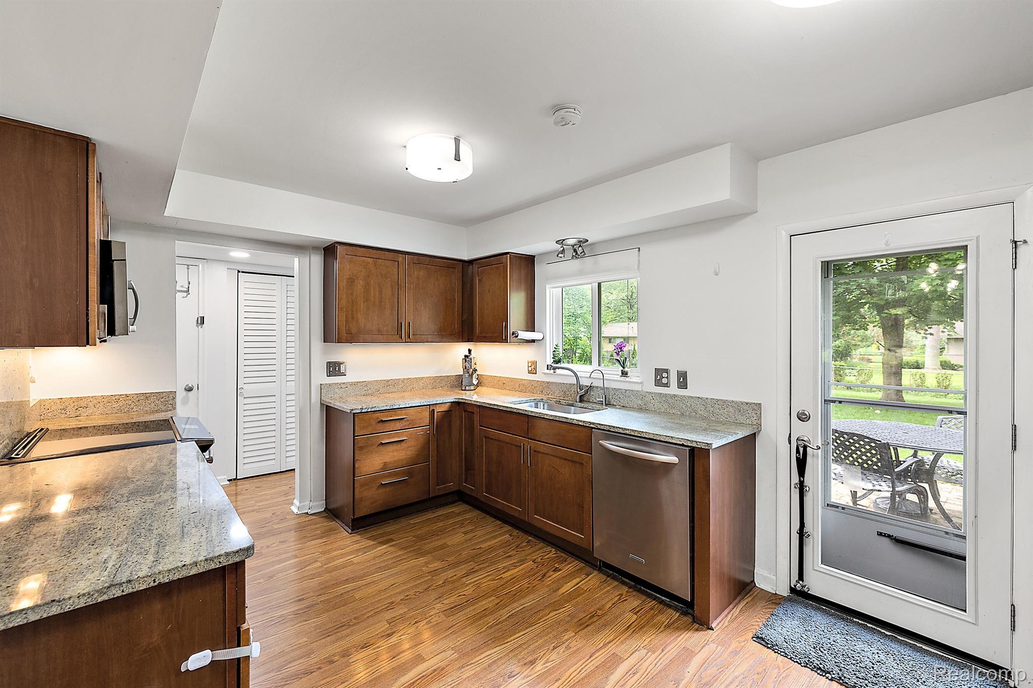 524 S Cranbrook Cross Road