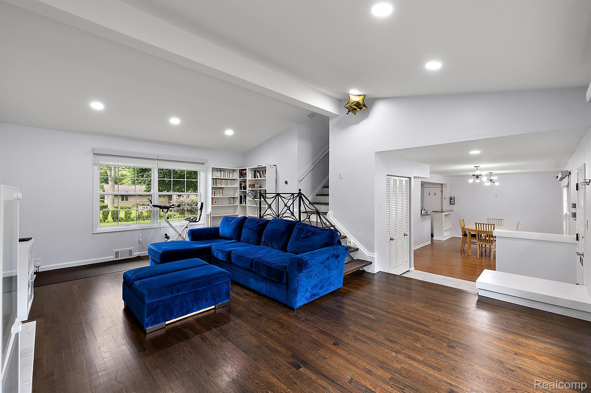 524 S Cranbrook Cross Road