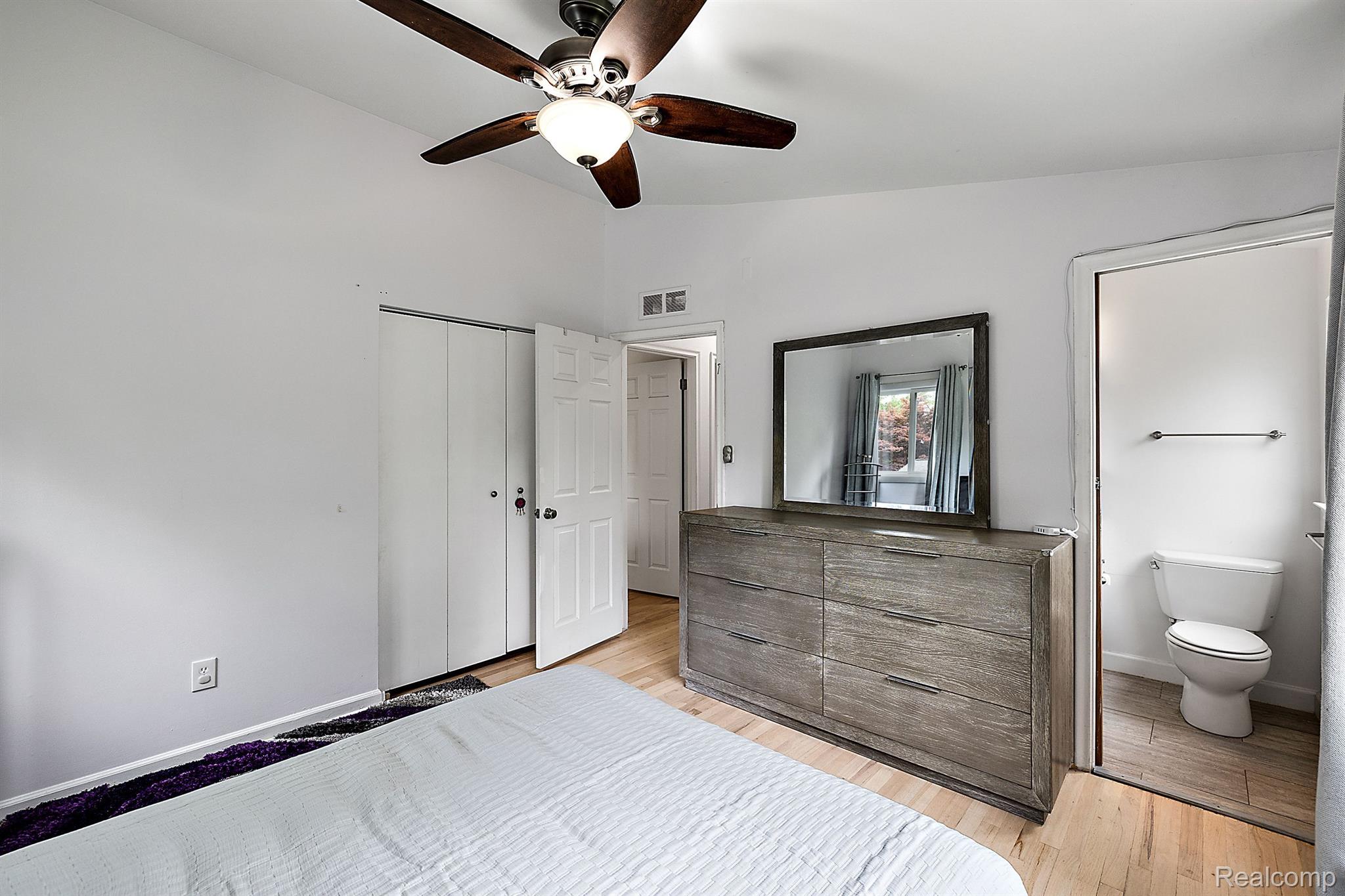 524 S Cranbrook Cross Road