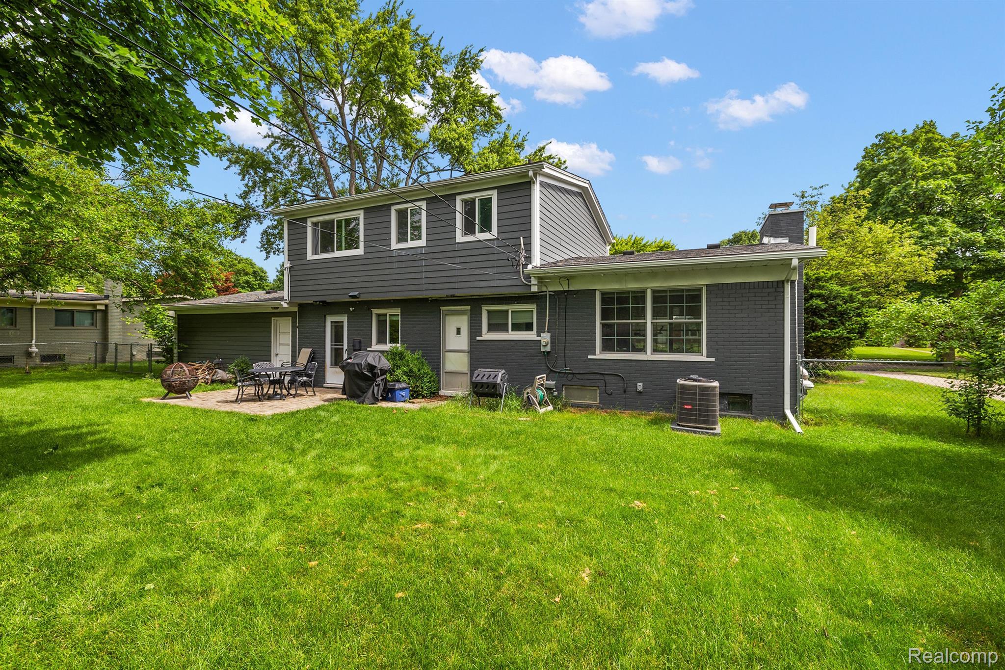 524 S Cranbrook Cross Road