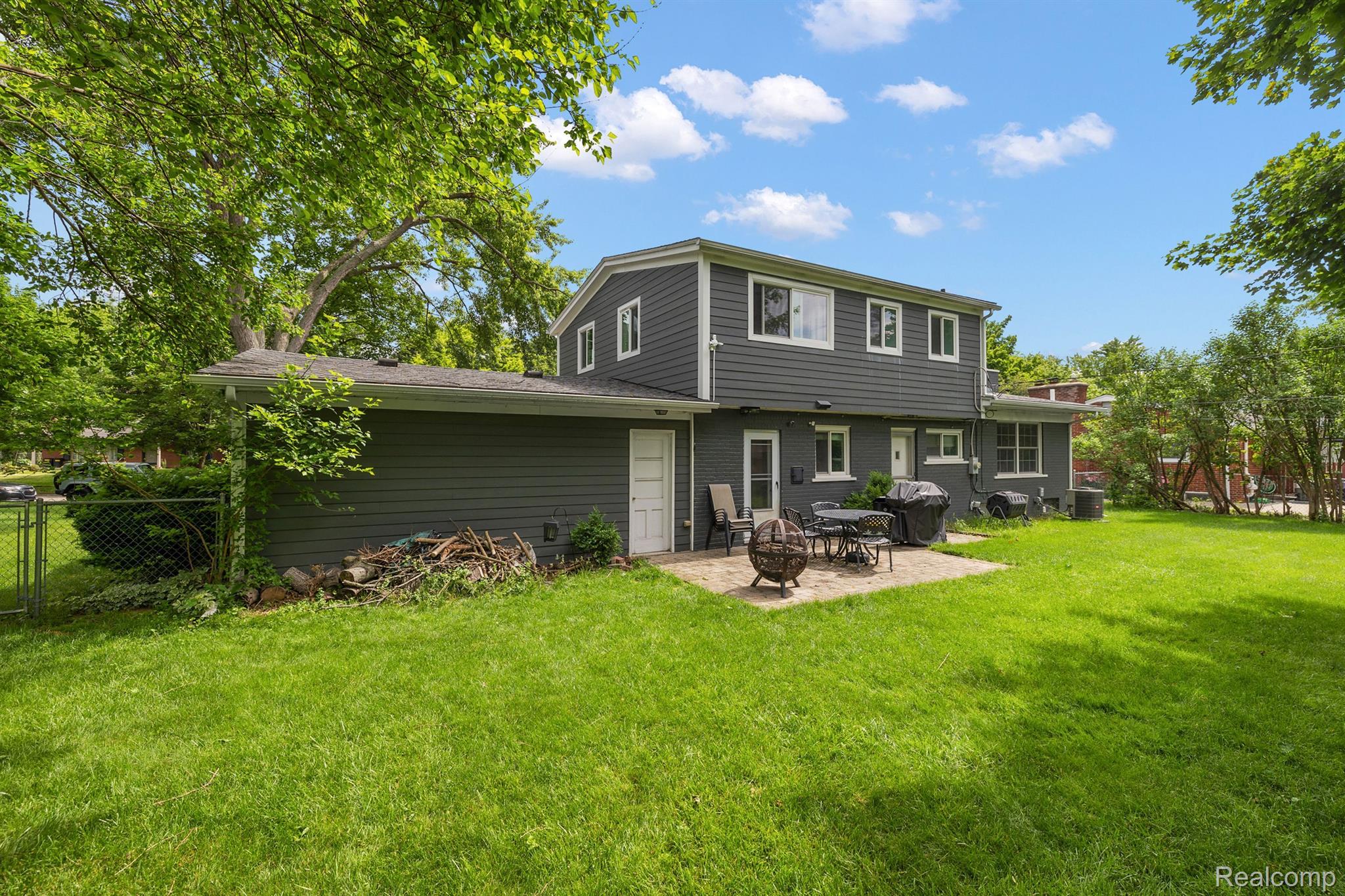 524 S Cranbrook Cross Road