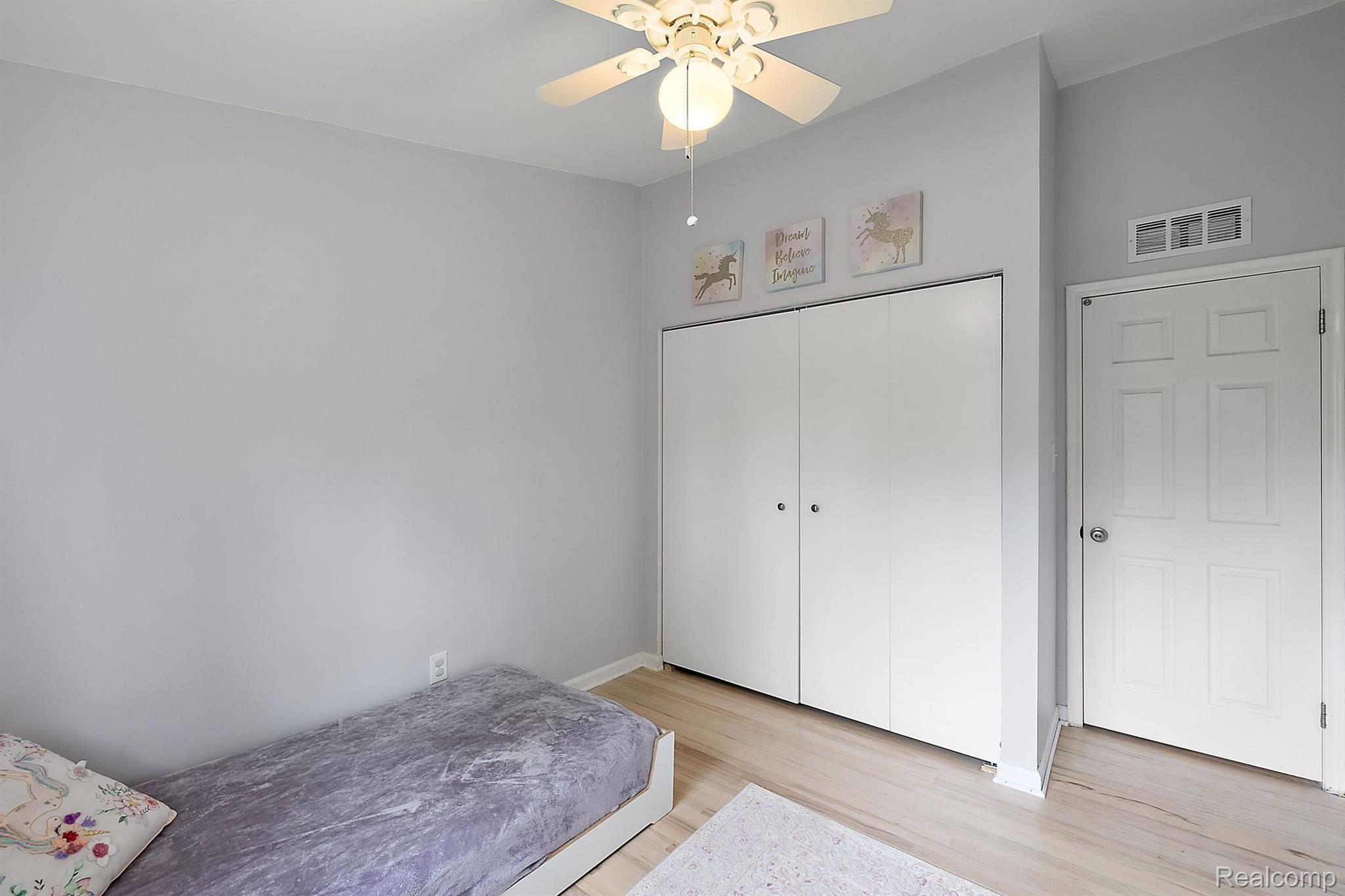 524 S Cranbrook Cross Road