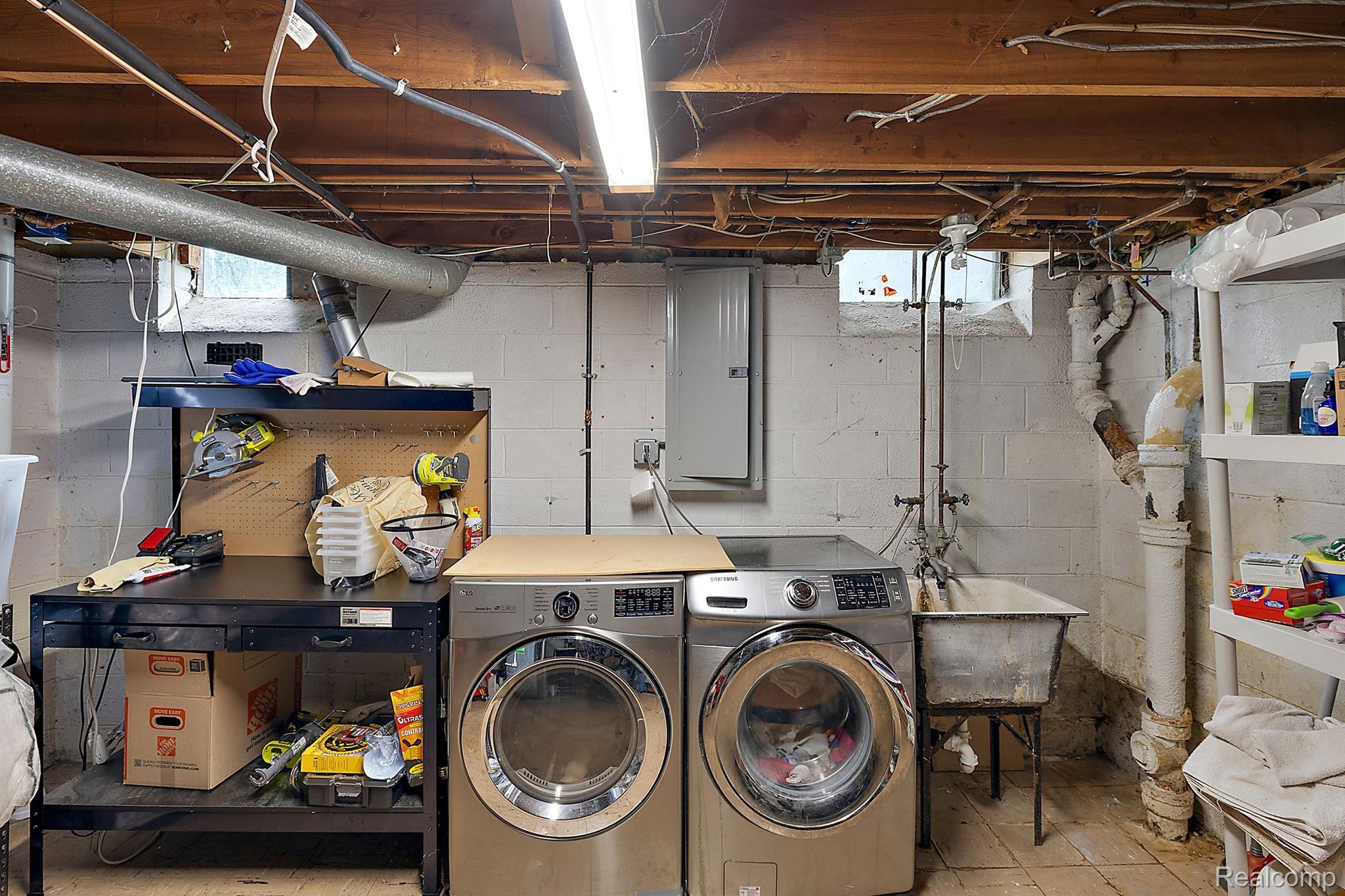 524 S Cranbrook Cross Road