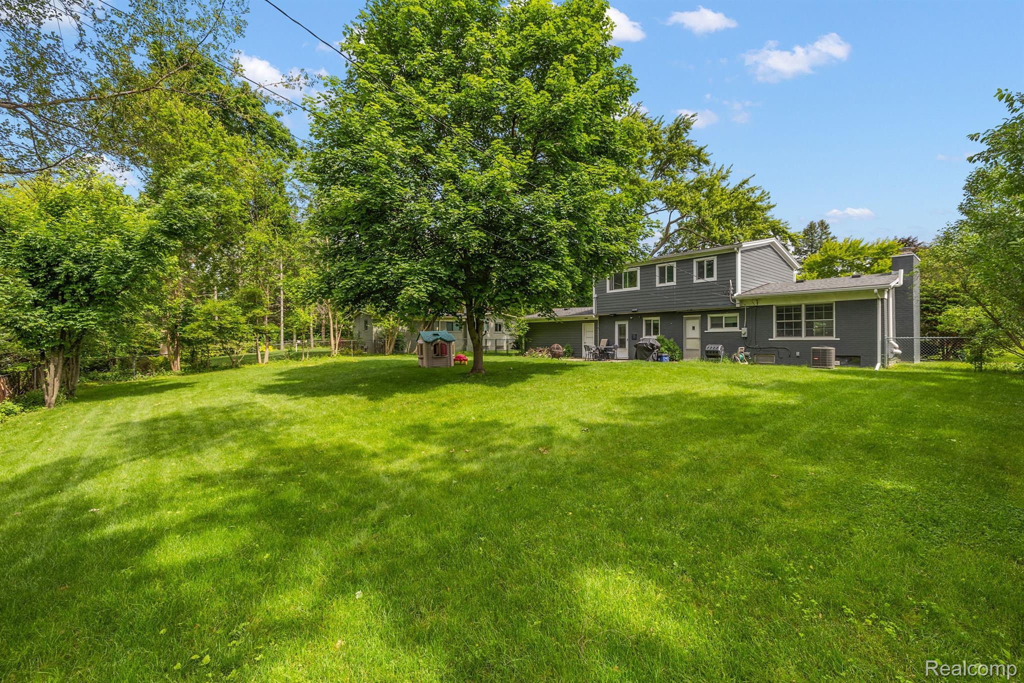 524 S Cranbrook Cross Road