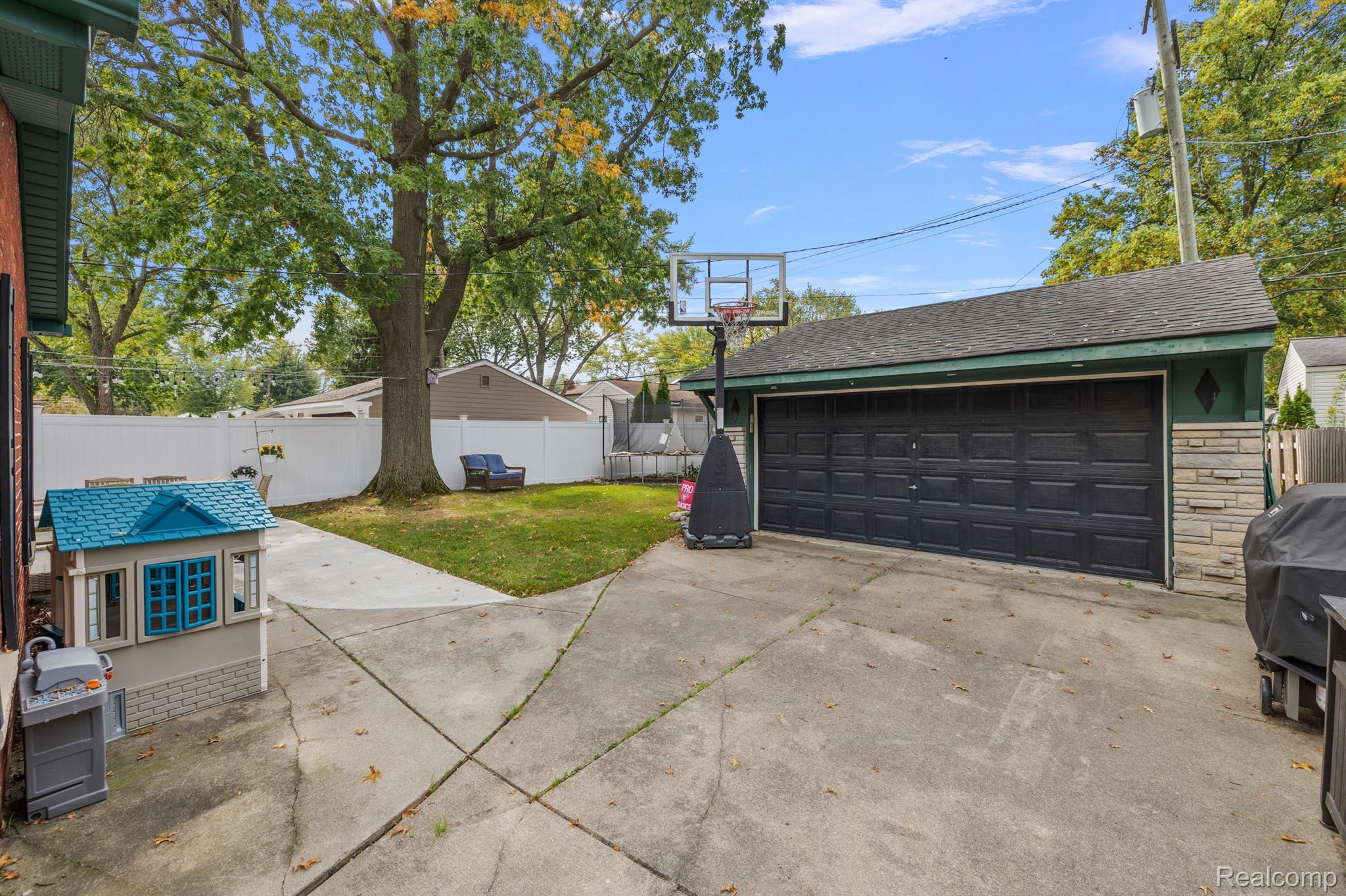 3037 CLAWSON Avenue