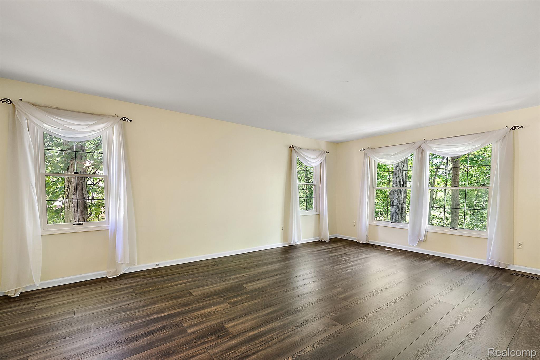 2505 Valleyview Drive