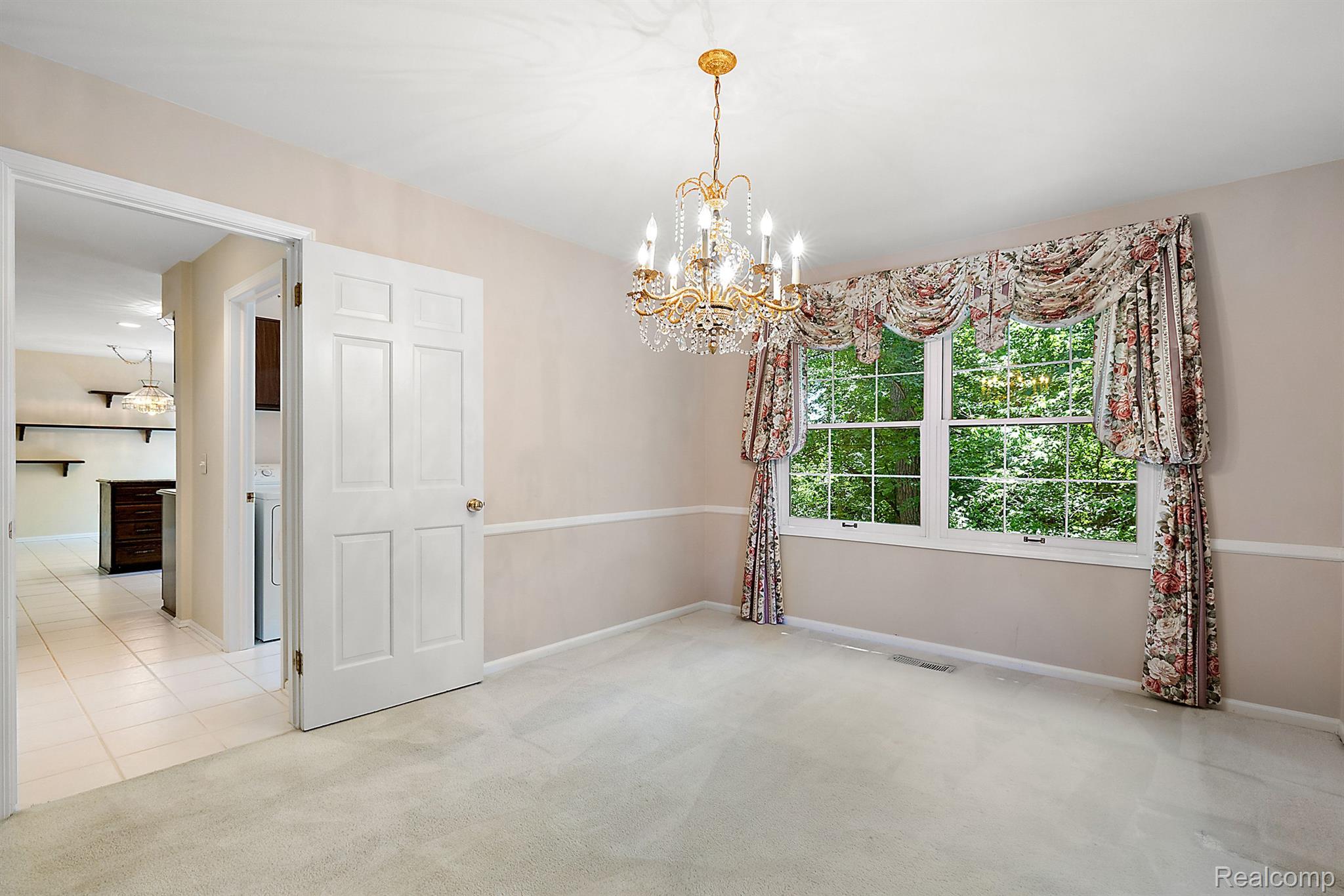 2505 Valleyview Drive