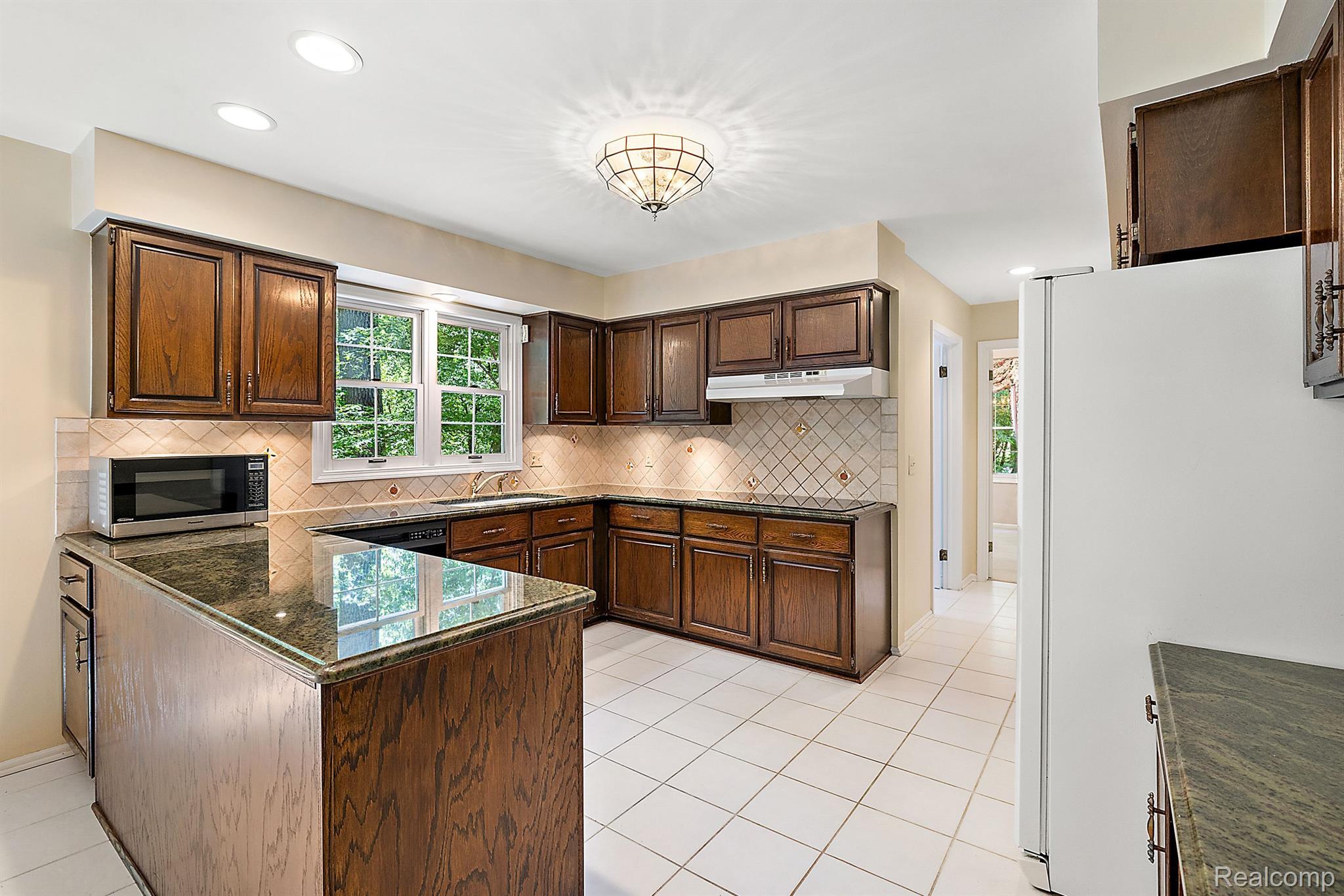 2505 Valleyview Drive