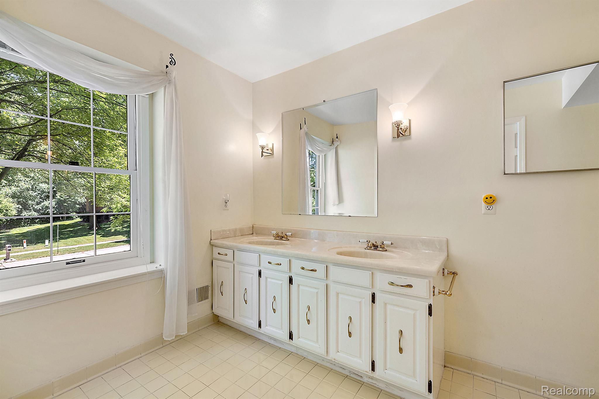 2505 Valleyview Drive