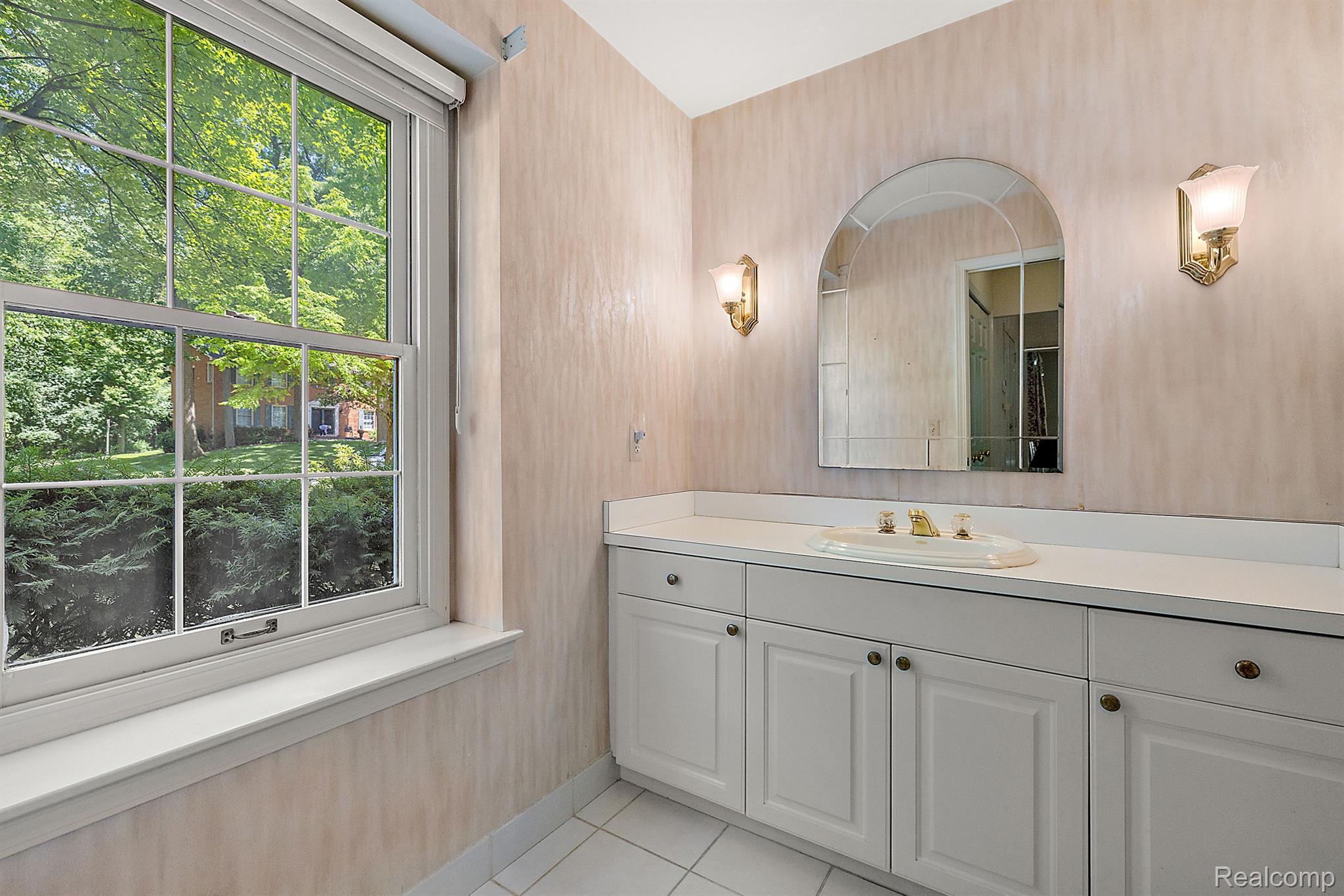 2505 Valleyview Drive