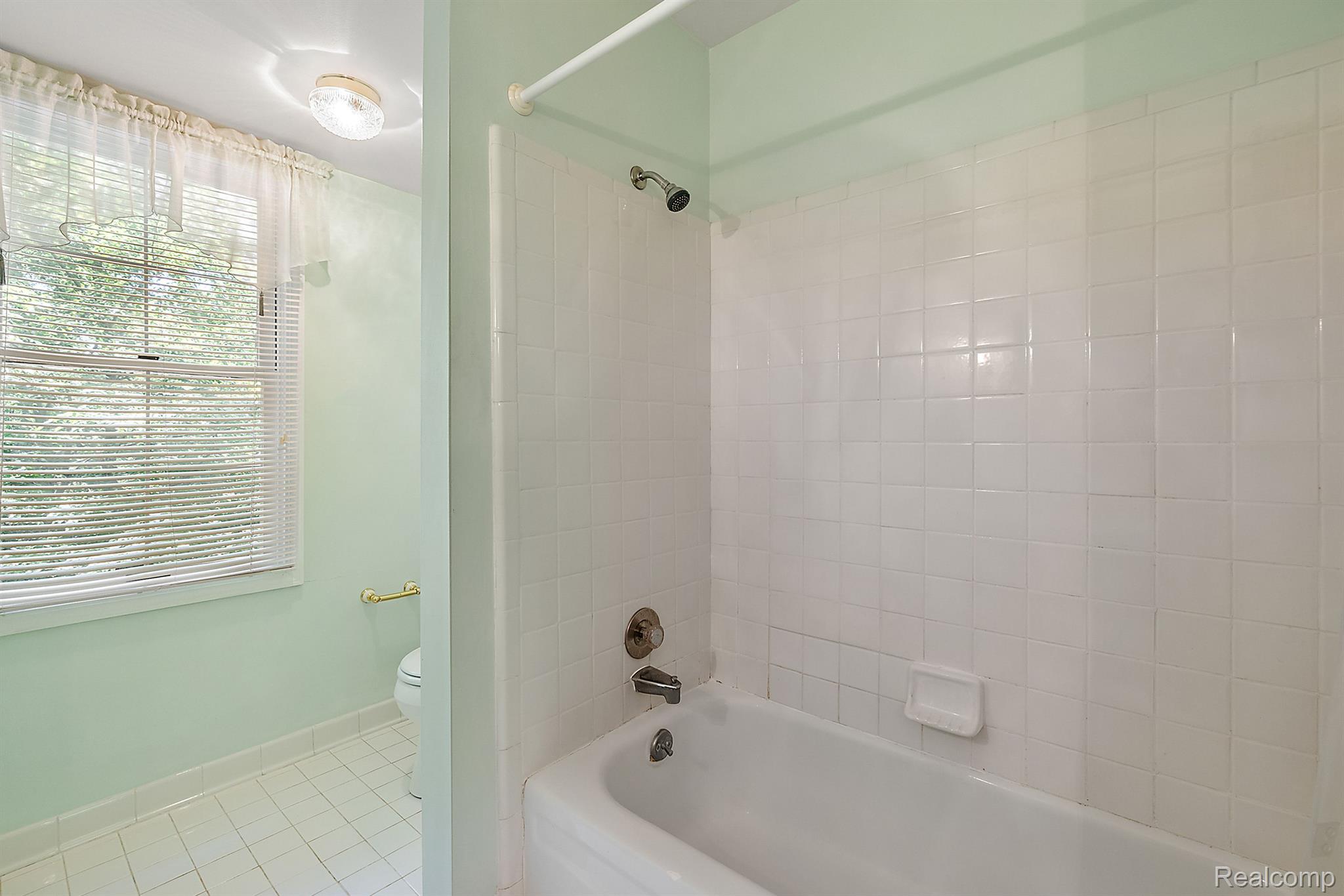 2505 Valleyview Drive