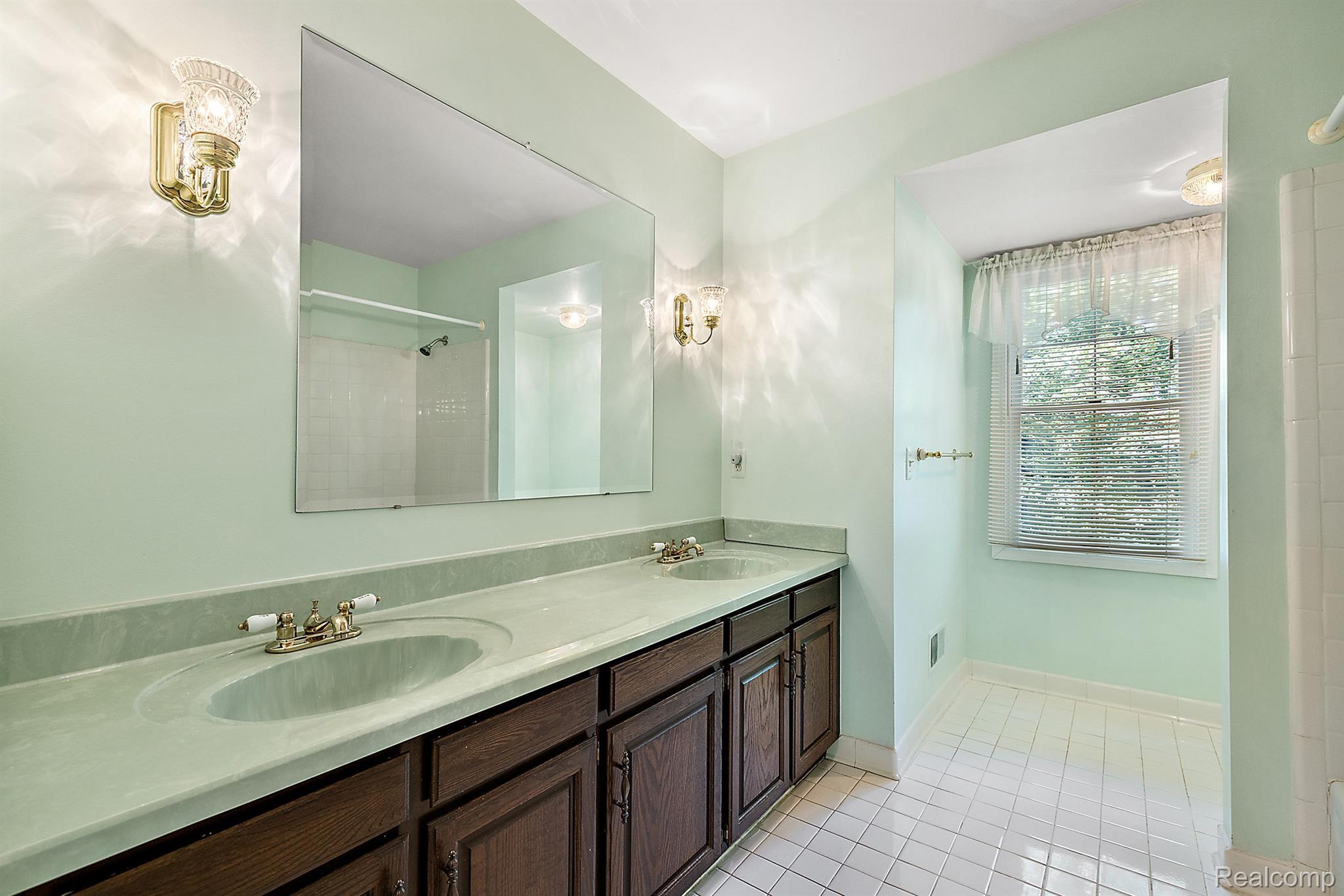 2505 Valleyview Drive