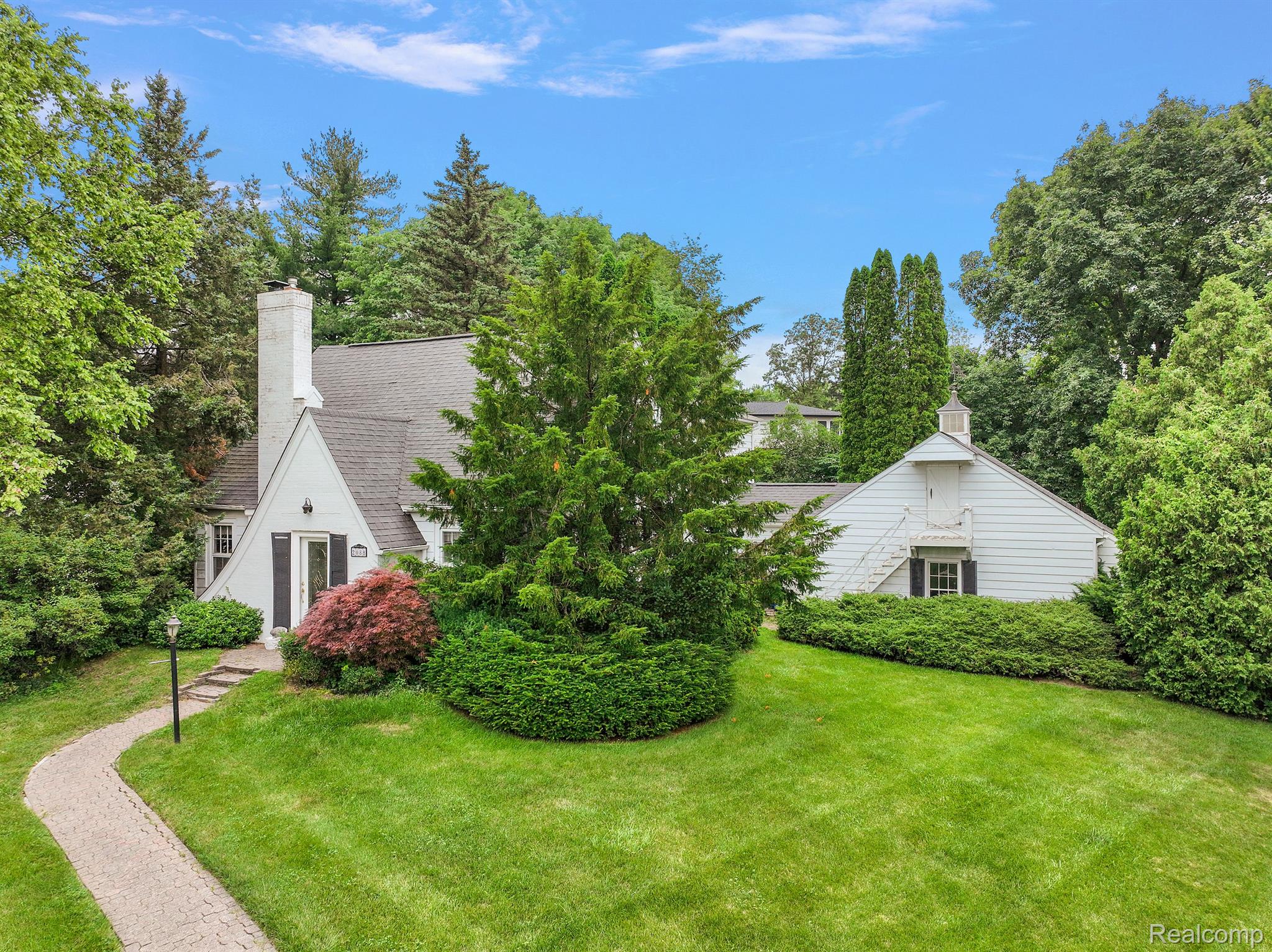 2088 Eastman Boulevard