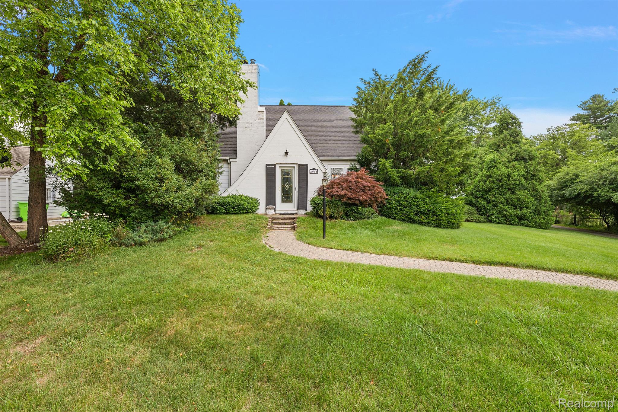 2088 Eastman Boulevard