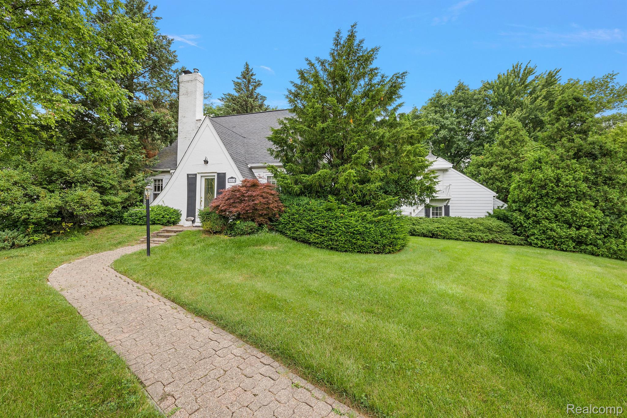 2088 Eastman Boulevard