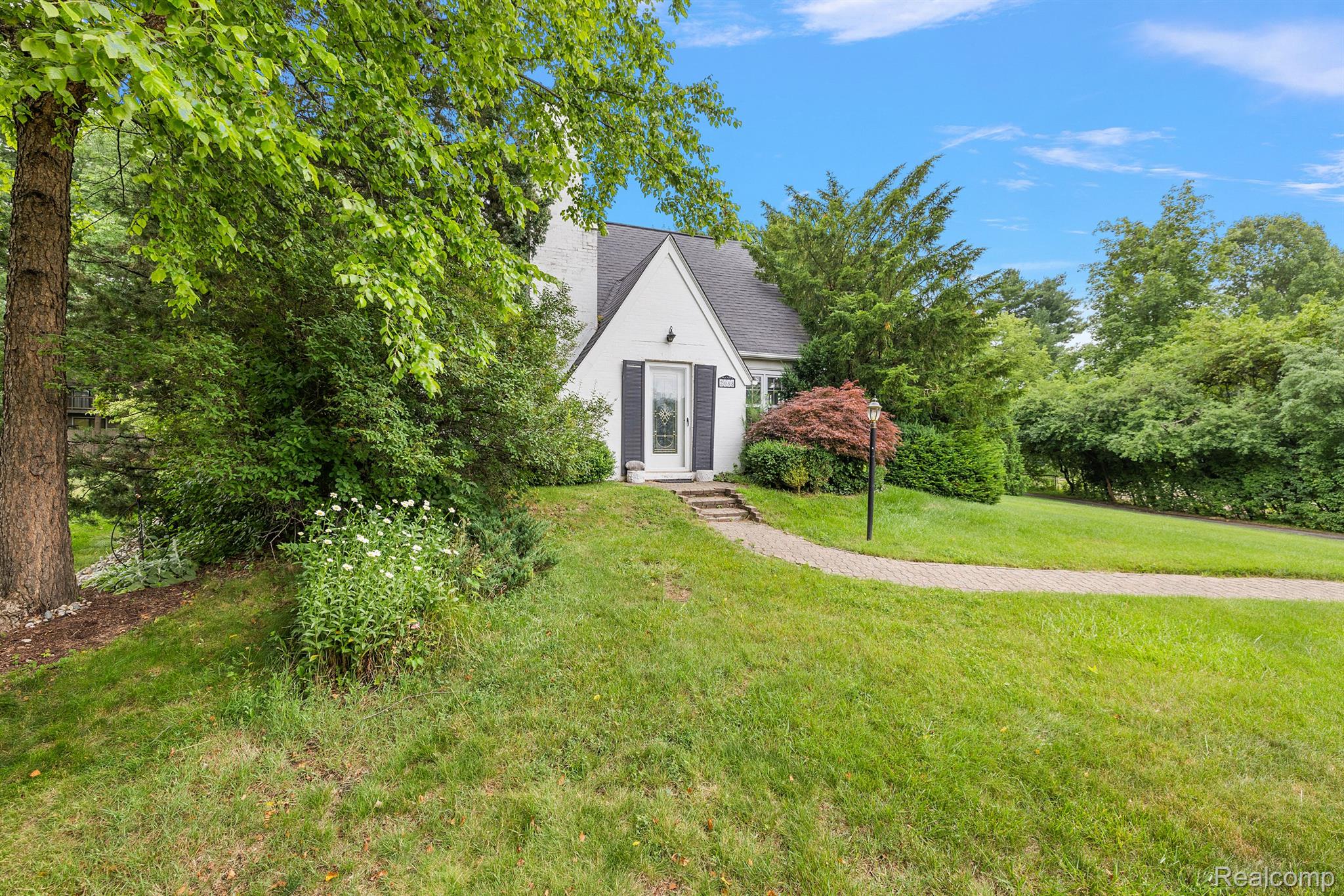 2088 Eastman Boulevard