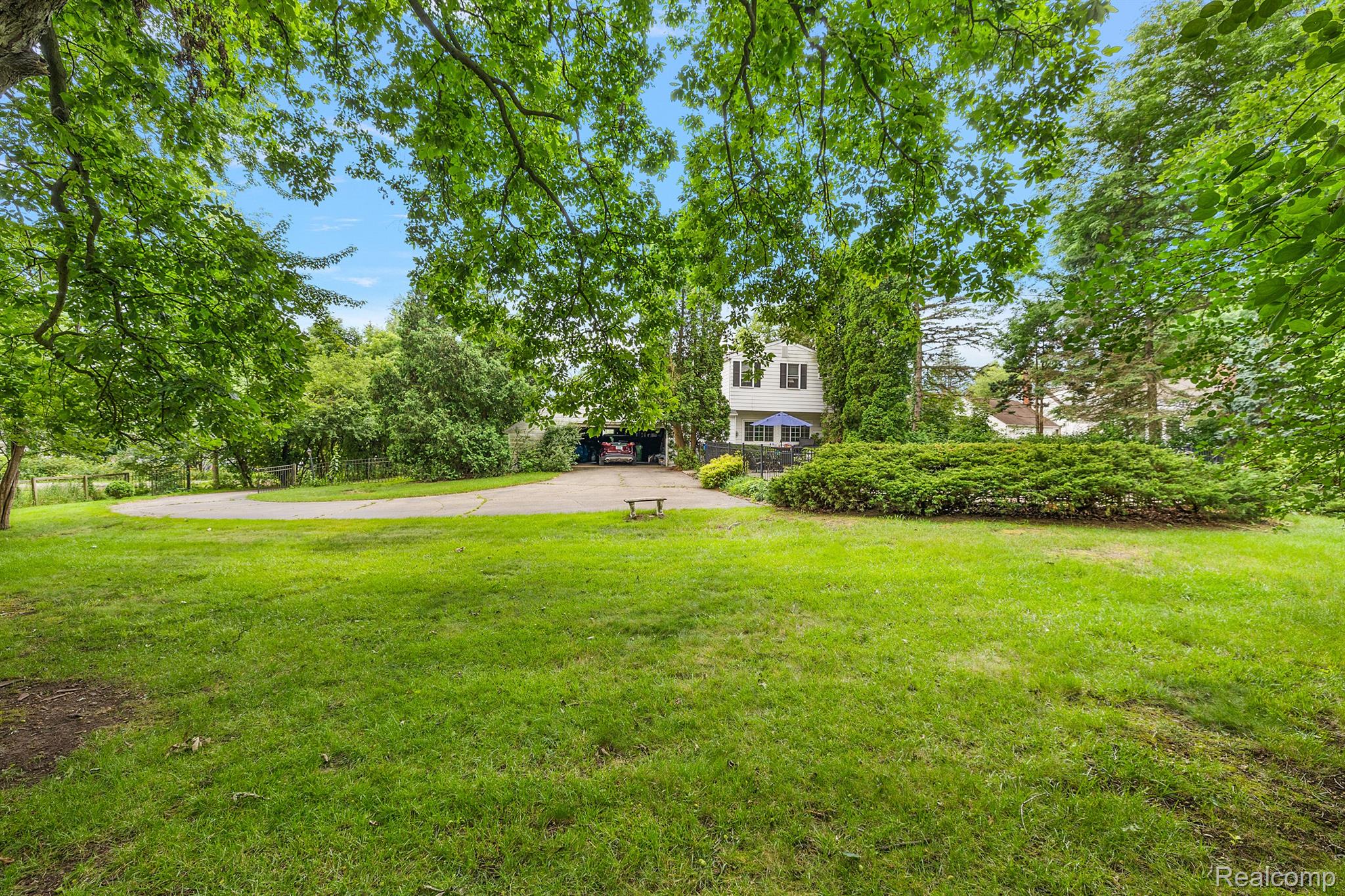 2088 Eastman Boulevard