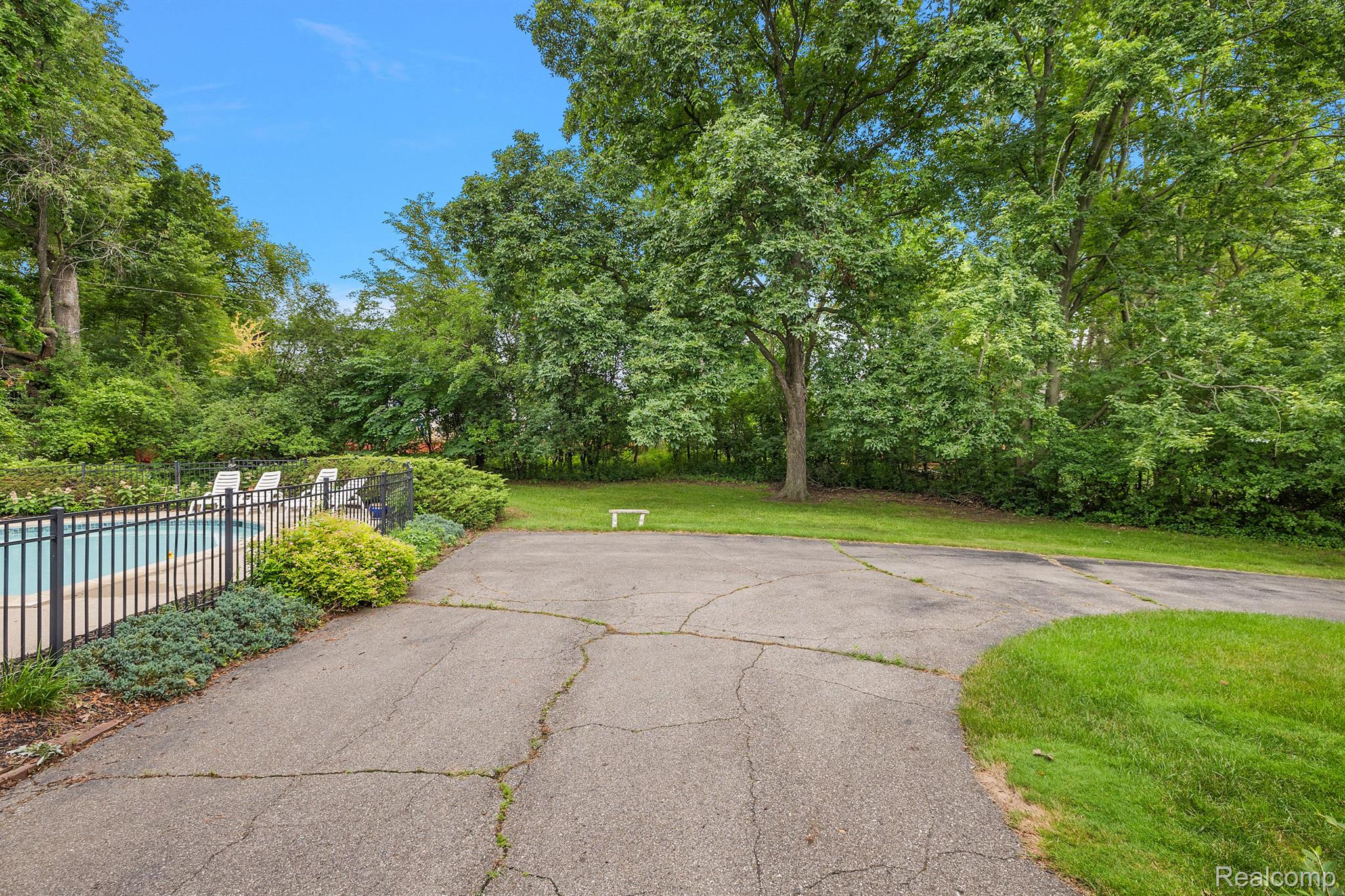 2088 Eastman Boulevard