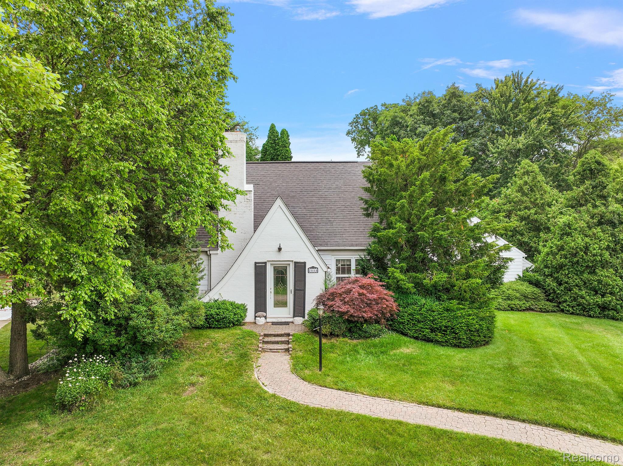 2088 Eastman Boulevard