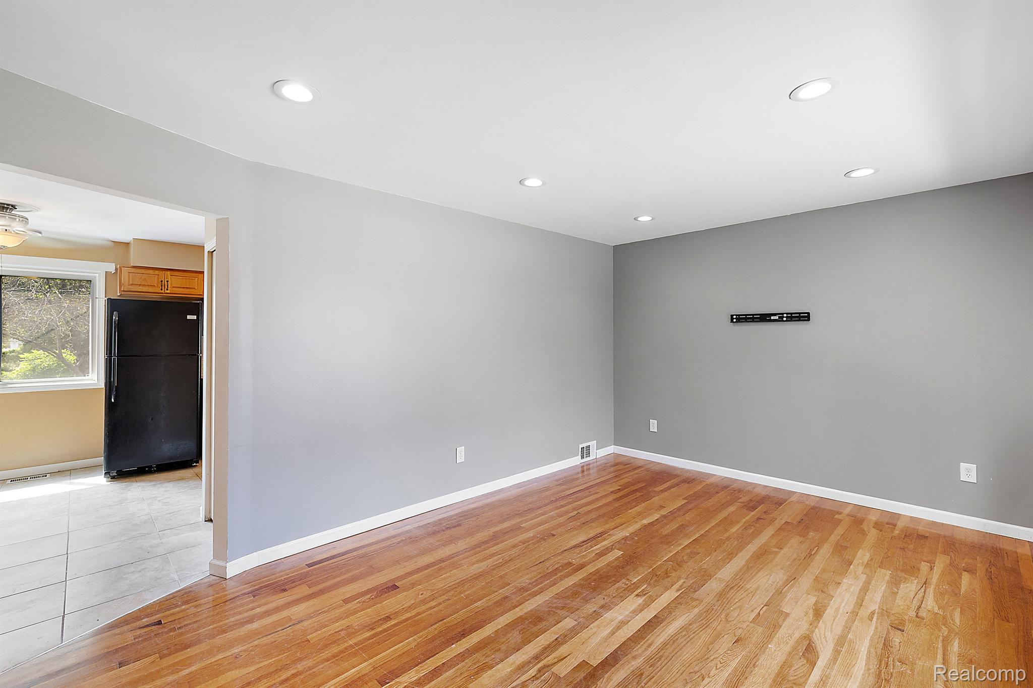 32001 Schoenherr Road