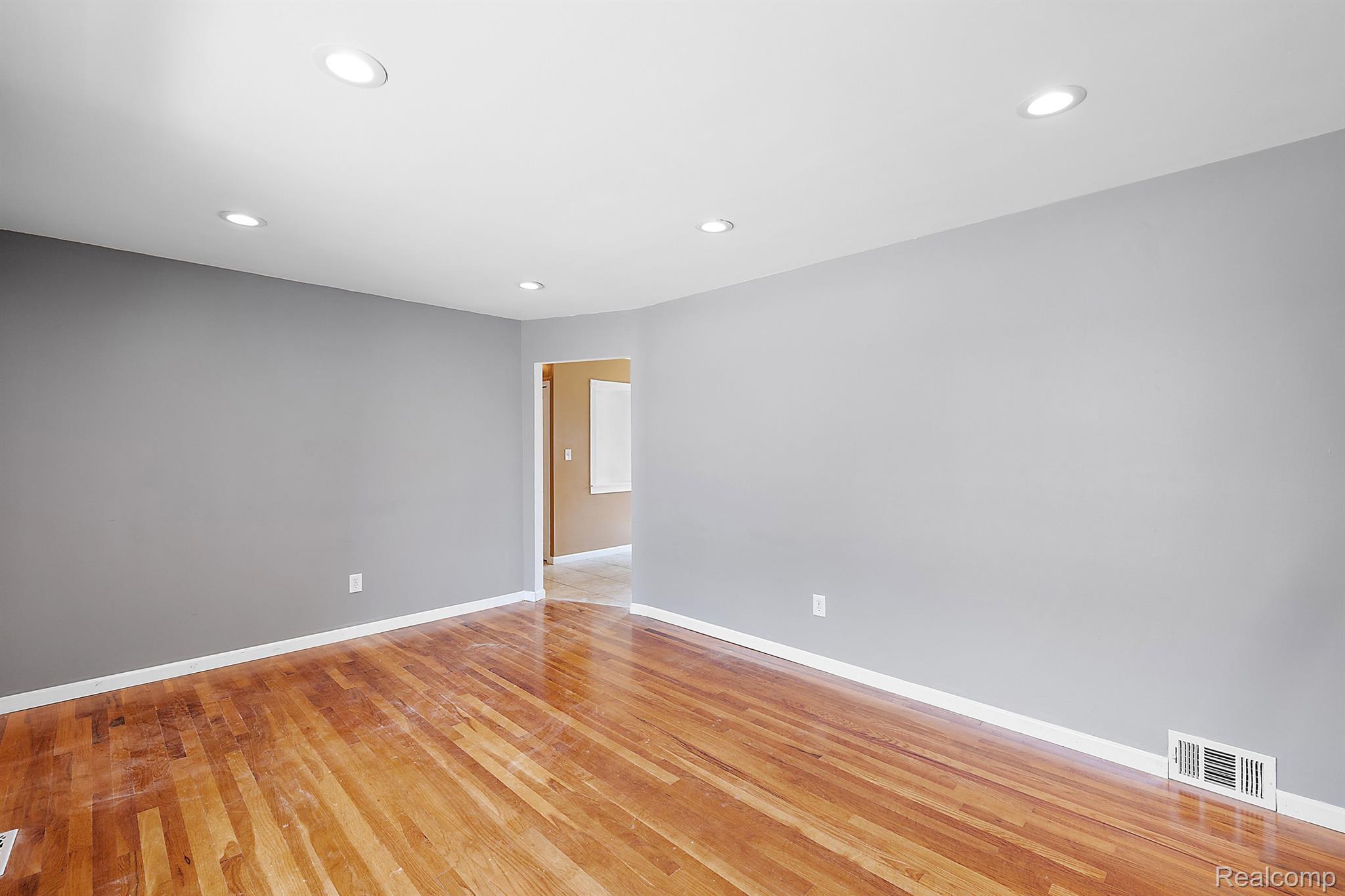 32001 Schoenherr Road