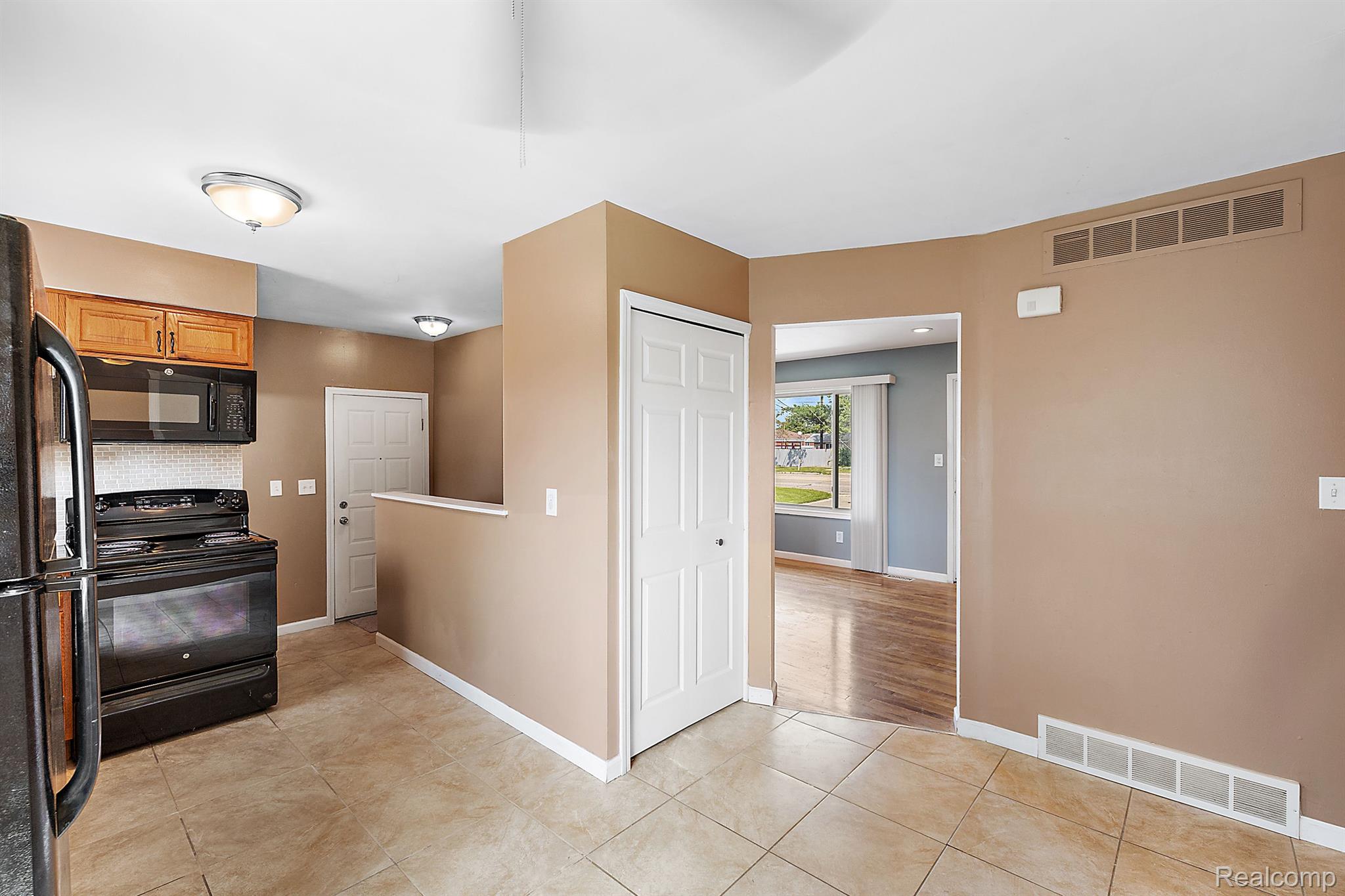 32001 Schoenherr Road