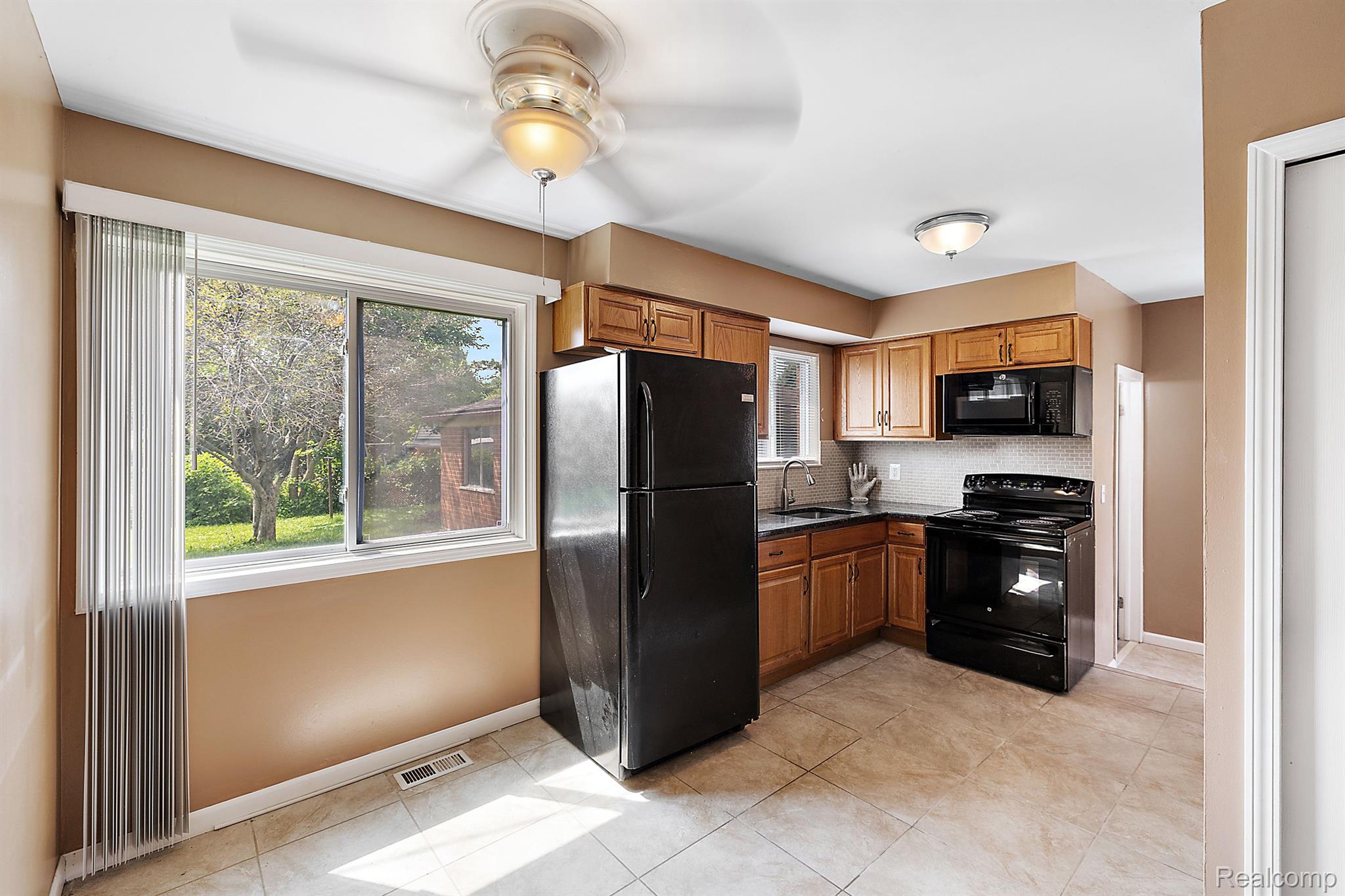 32001 Schoenherr Road