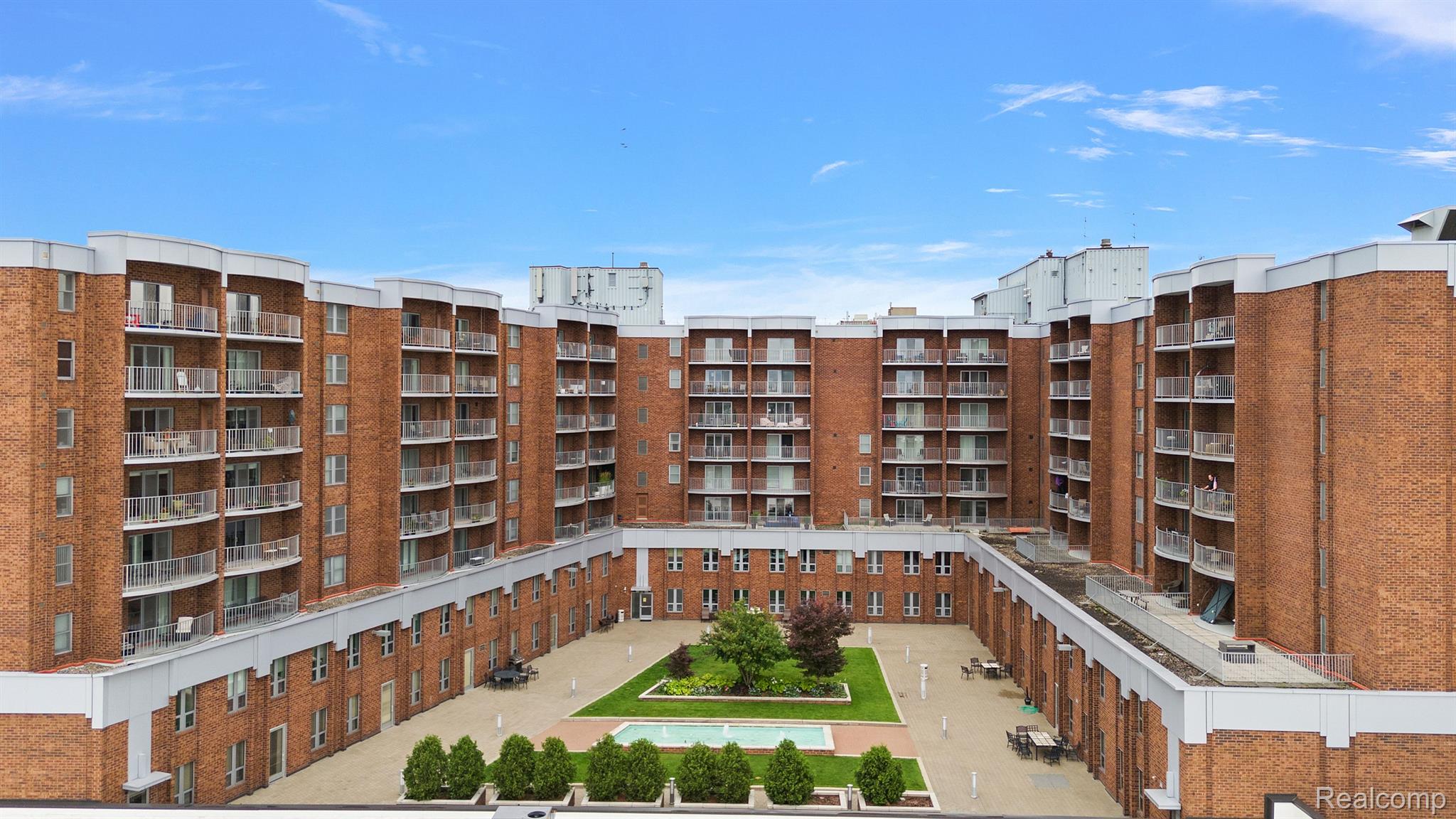 411 S Old Woodward Avenue 801