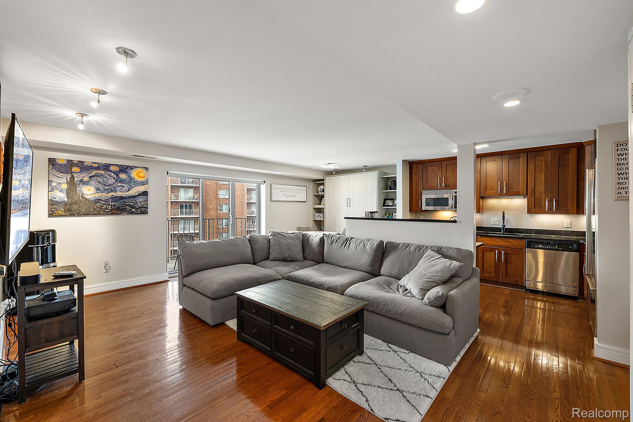 411 S Old Woodward Avenue 801