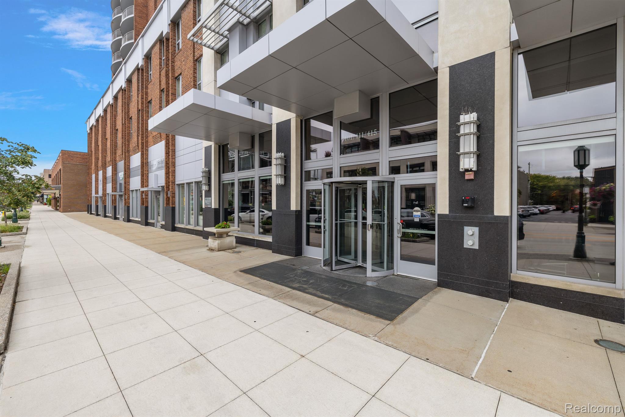 411 S Old Woodward Avenue 801