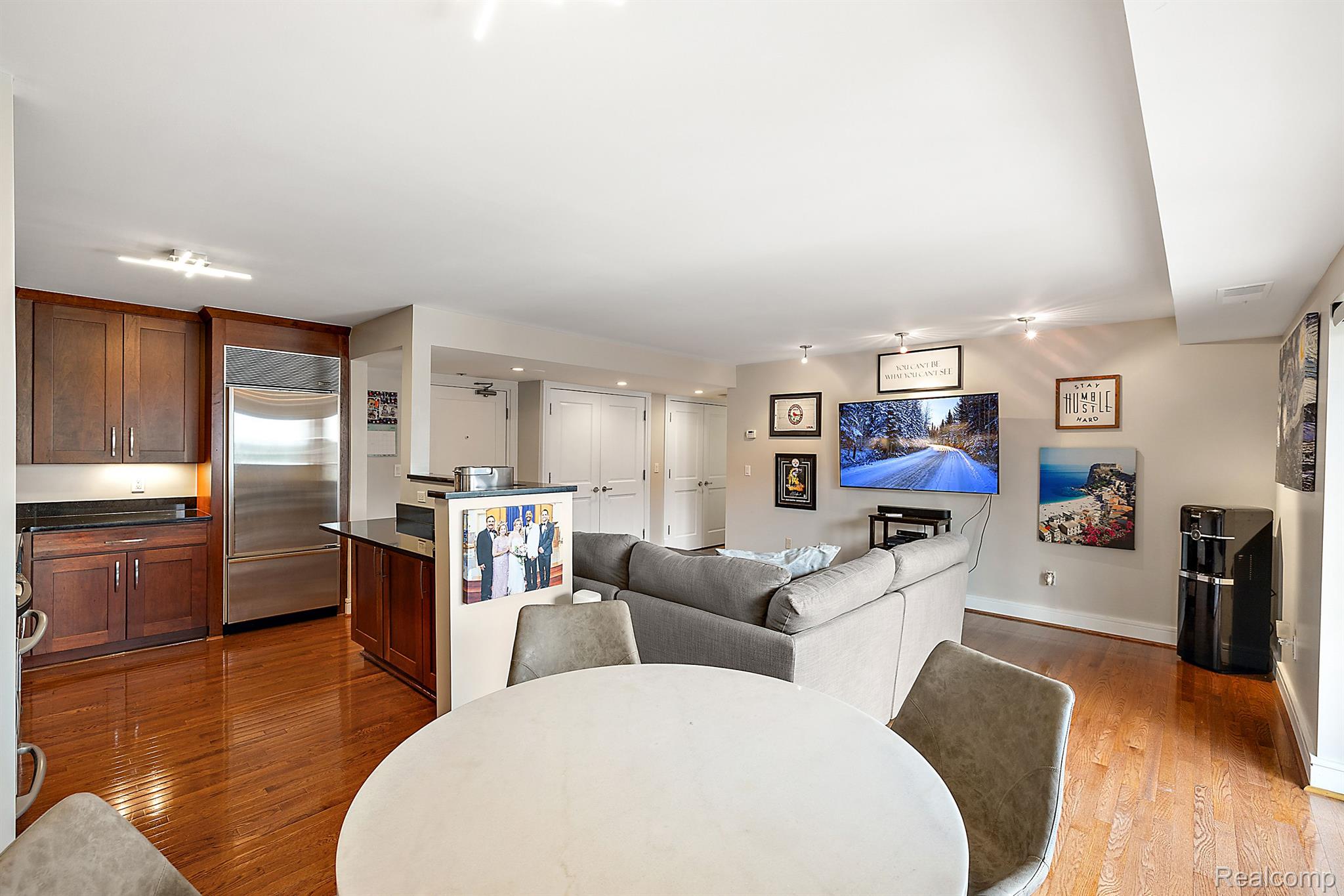 411 S Old Woodward Avenue 801