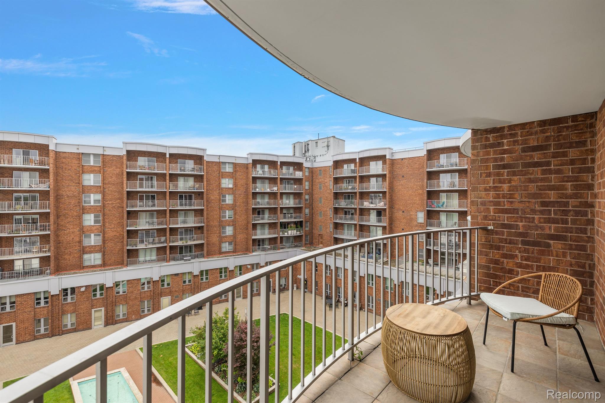 411 S Old Woodward Avenue 801